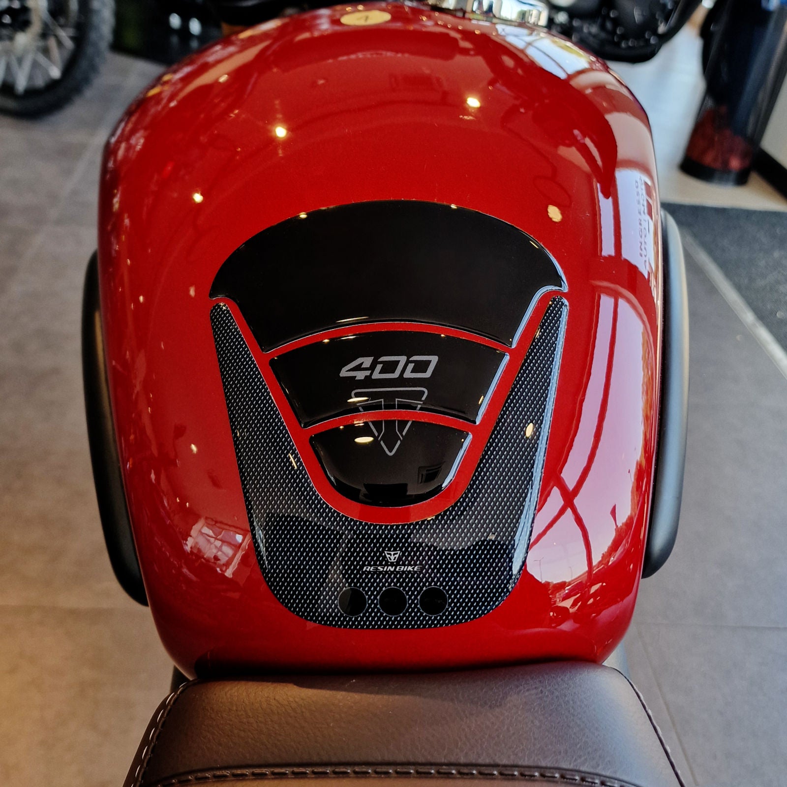 Resin Bike 3D Motorcycle Stickers - Tank Pad | Triumph Scrambler 400 X / Speed 400 2024>2025 -   Pyramid Motorcycle Accessories