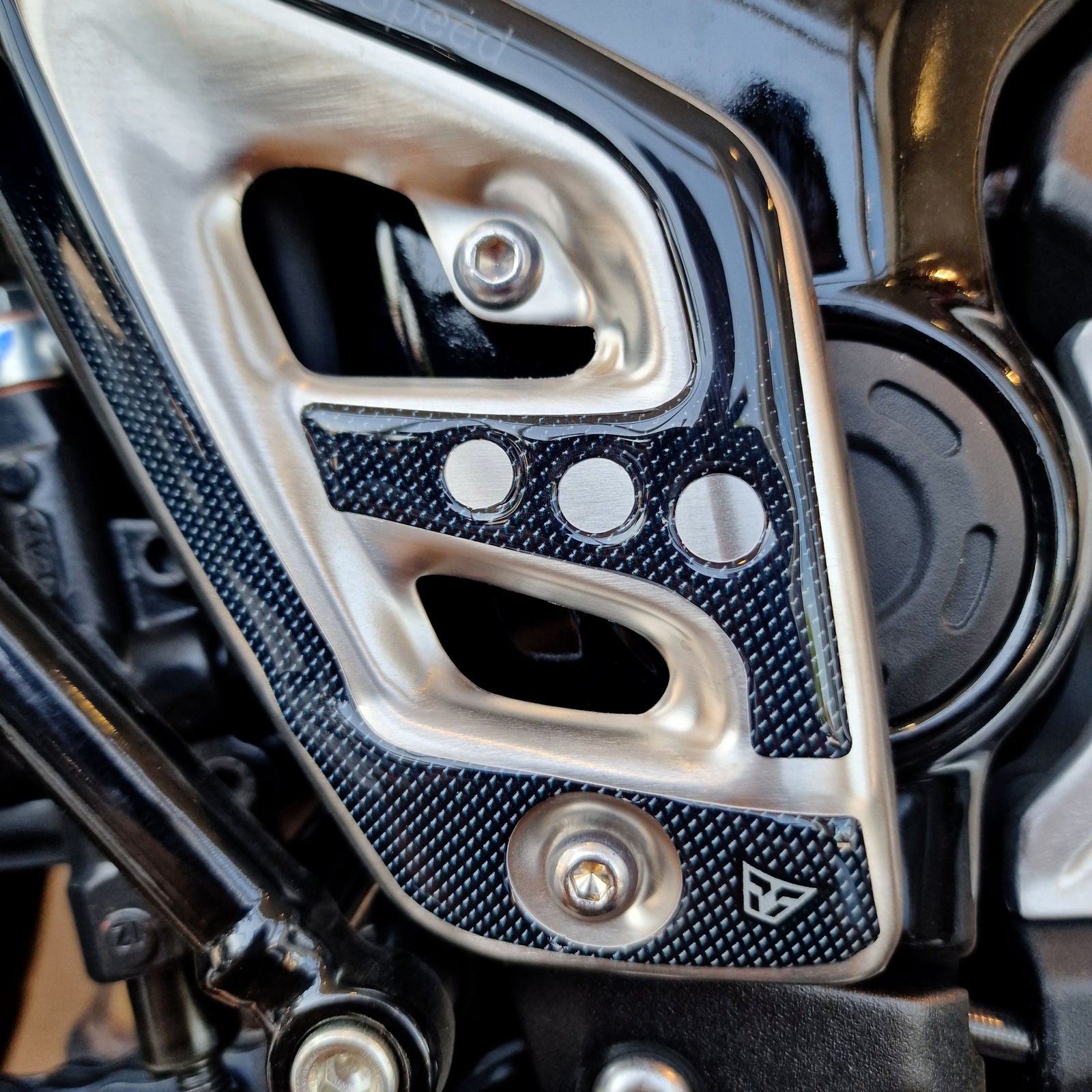 Resin Bike 3D Motorcycle Stickers - Heel Pads | Triumph Scrambler 400 X / Speed 400 2024>2025 -   Pyramid Motorcycle Accessories