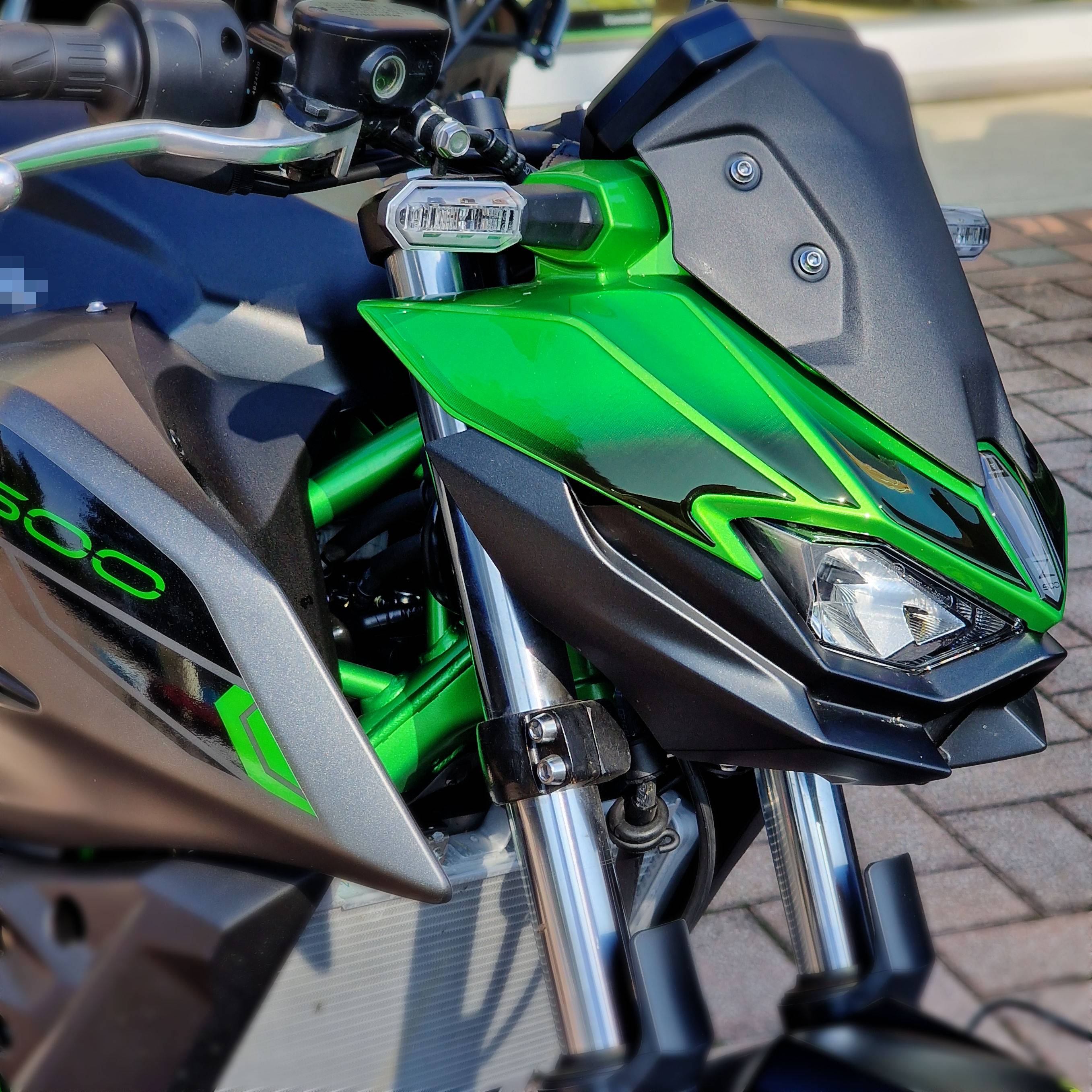 Resin Bike 3D Motorcycle Stickers - Front Fender | Kawasaki Z 500 2024>2026 -   Pyramid Motorcycle Accessories