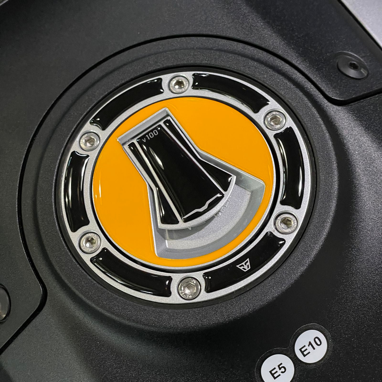 Resin Bike 3D Motorcycle Stickers - Fuel Cap | Moto Guzzi Stelvio 2024>2026 -   Pyramid Motorcycle Accessories