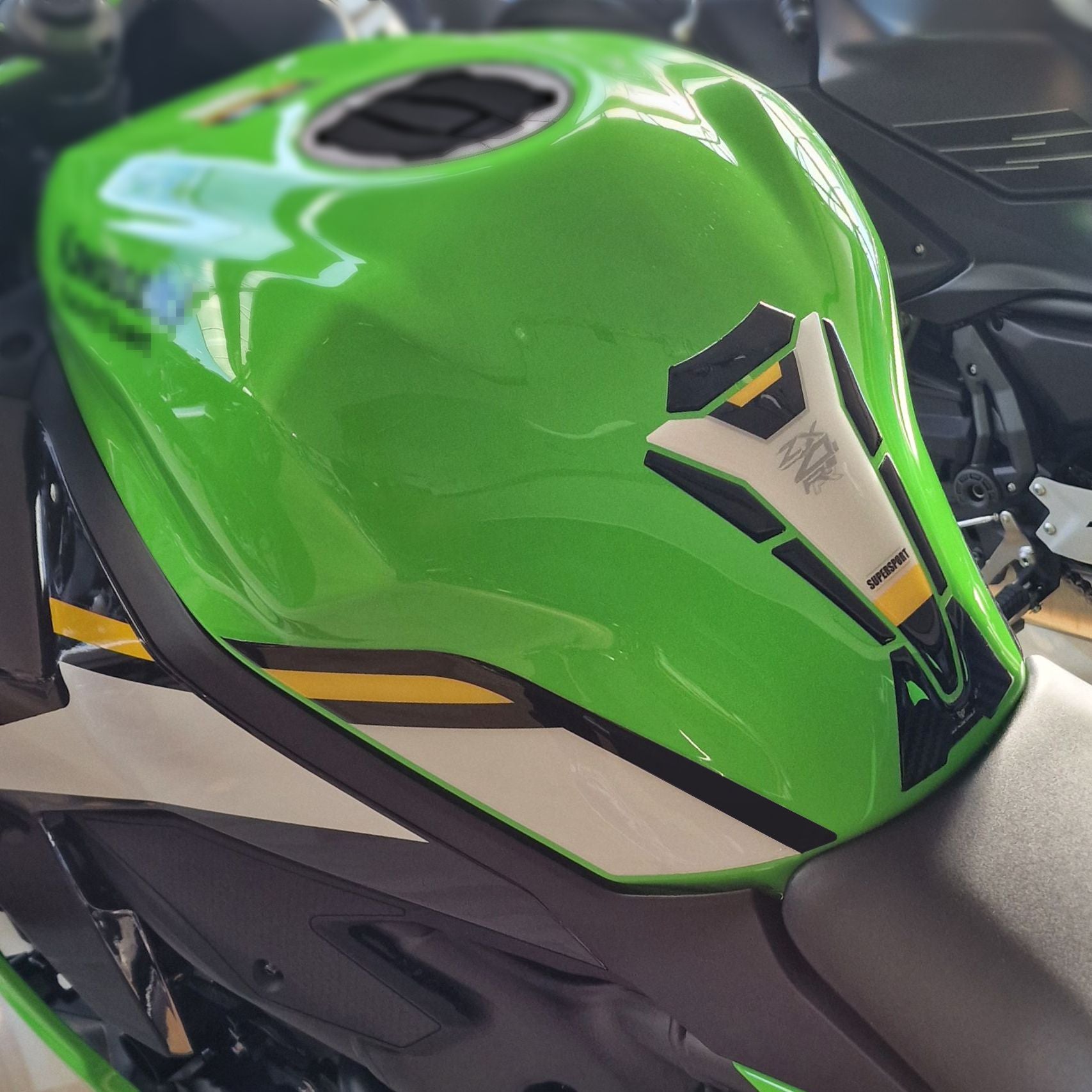Resin Bike 3D Motorcycle Stickers - Tank Pad | Kawasaki Ninja ZX-4RR 2