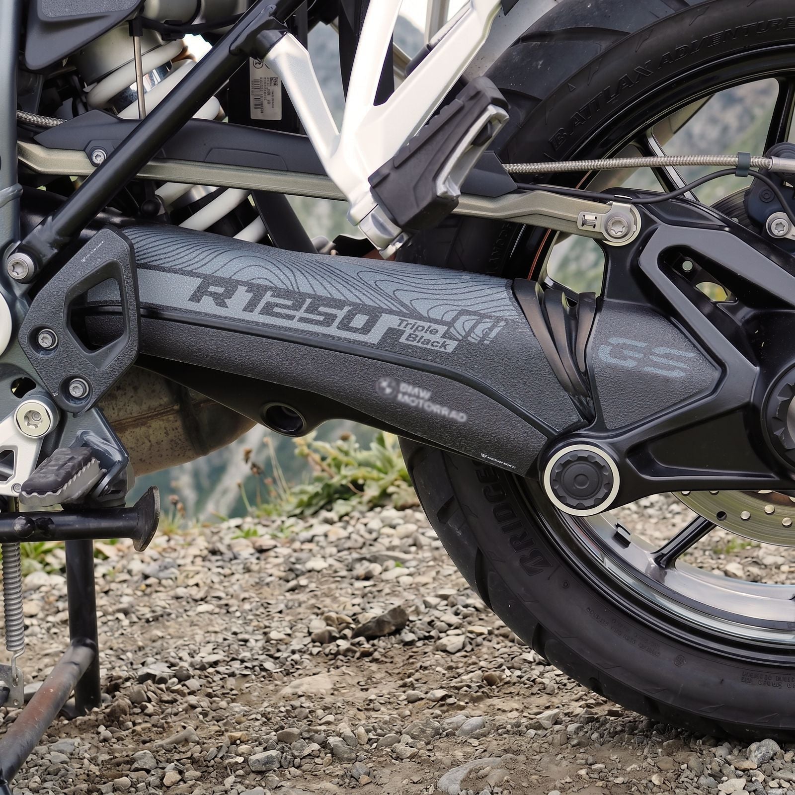 Resin Bike Rough Crystal Graphic Kit Triple Black Full Tank Grip | BMW R 1250 GS 2021>2024