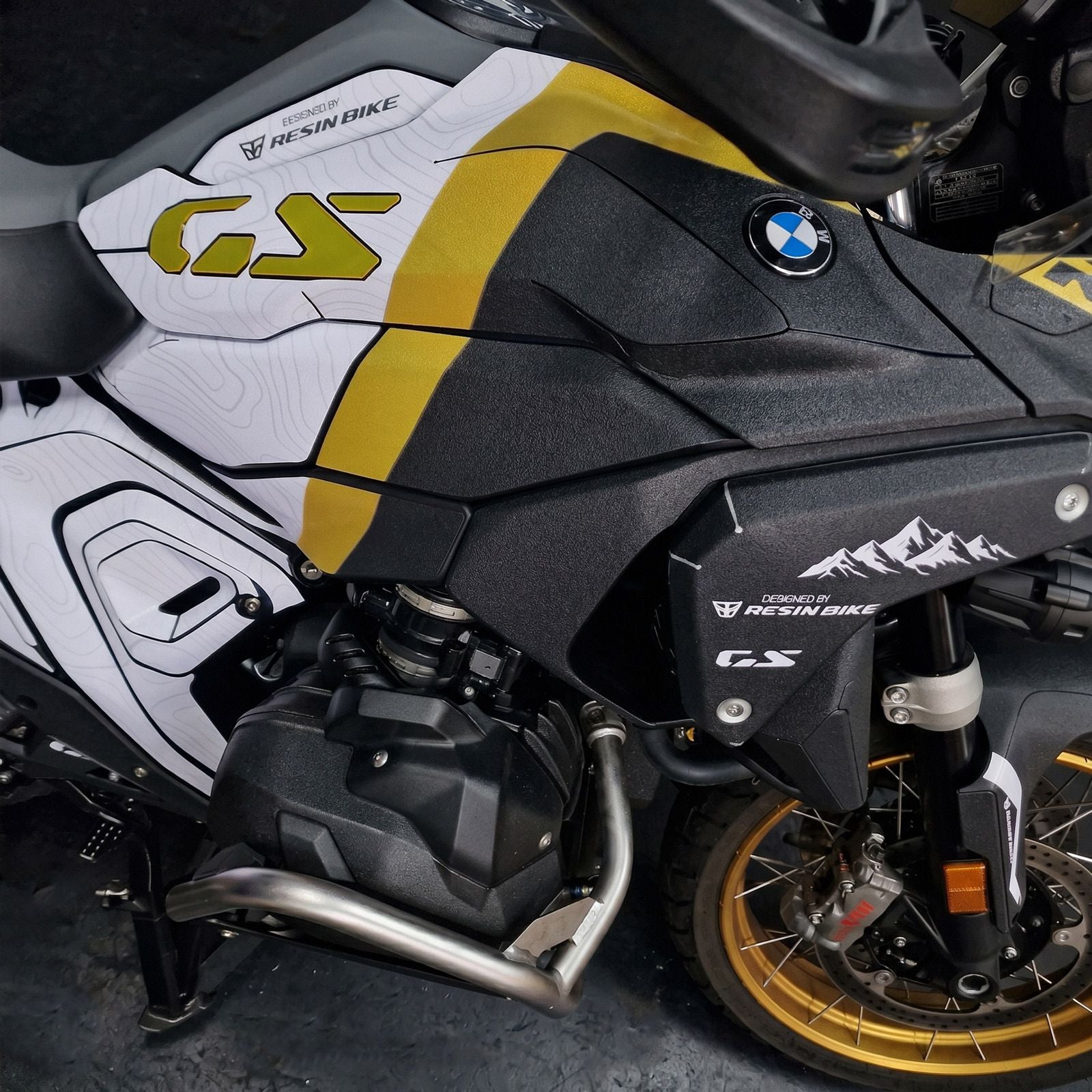 Resin Bike Rough Crystal Graphic Kit Full Tank Grip | BMW R 1300 GS 2023>2026