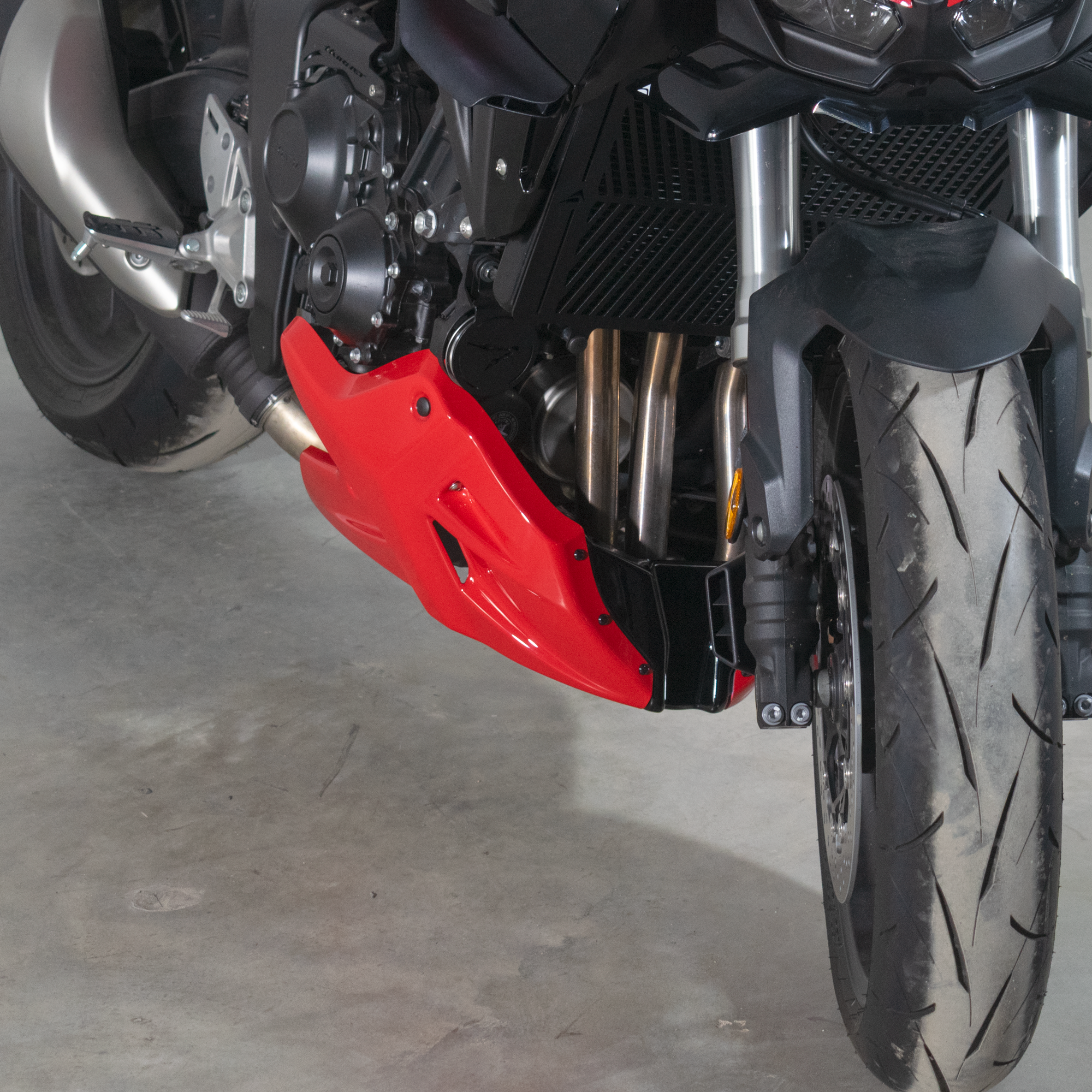 Pyramid Belly Pan | Pearl Glare White | Honda CB1000 Hornet 2025>Current -   Pyramid Motorcycle Accessories