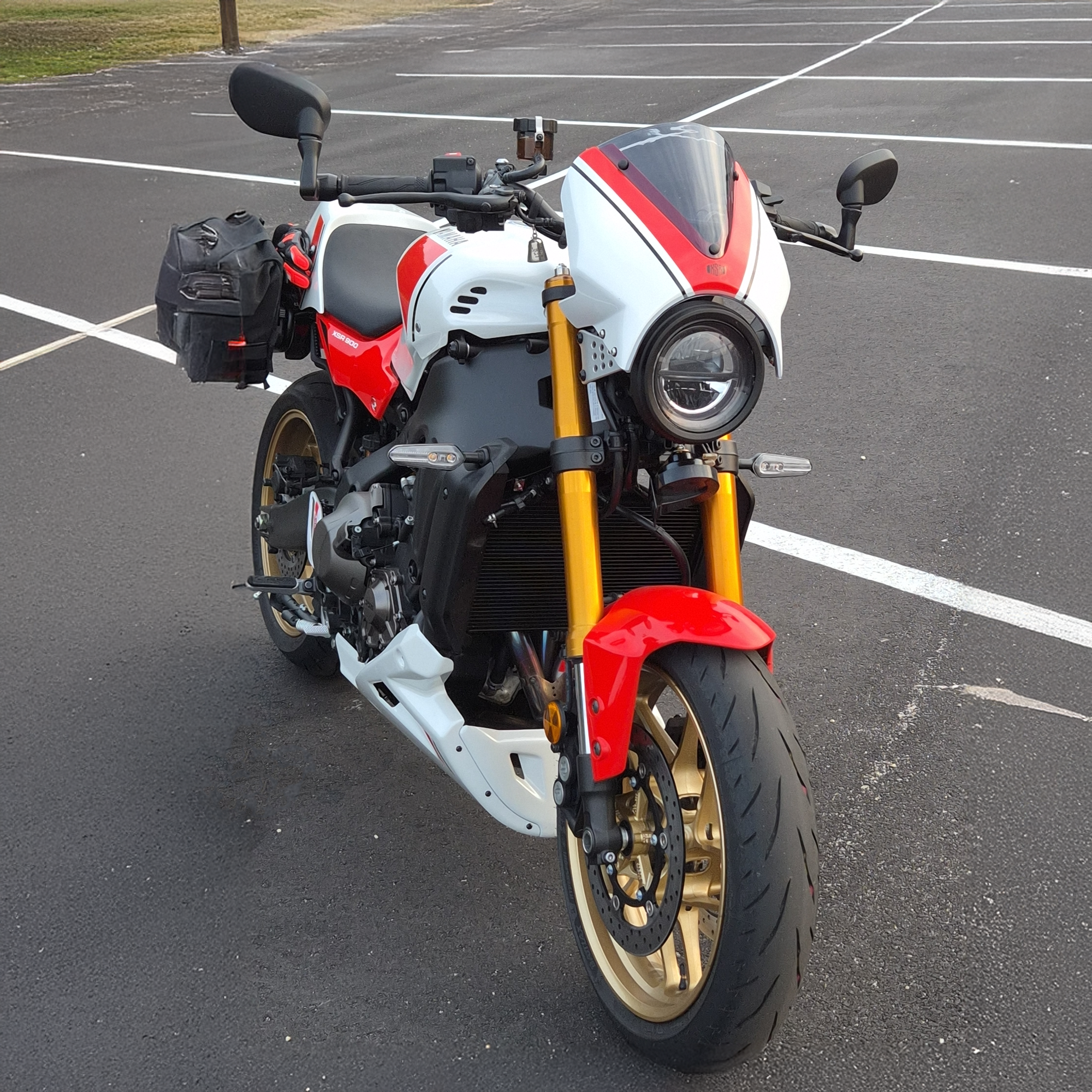 Pyramid Belly Pan | Silky White | Yamaha XSR 900 2022>Current -   Pyramid Motorcycle Accessories