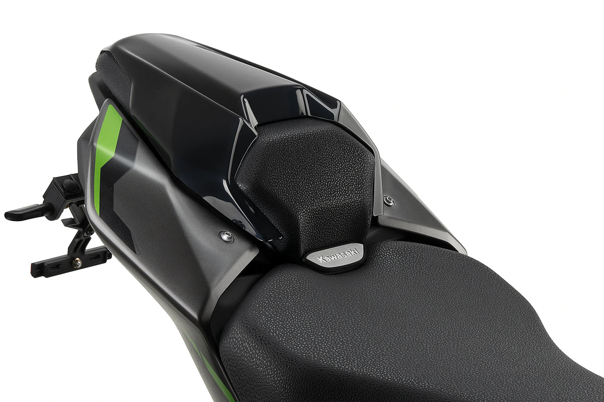 Puig Seat Cowl Gloss Black fitted to Kawasaki Z 900 SE