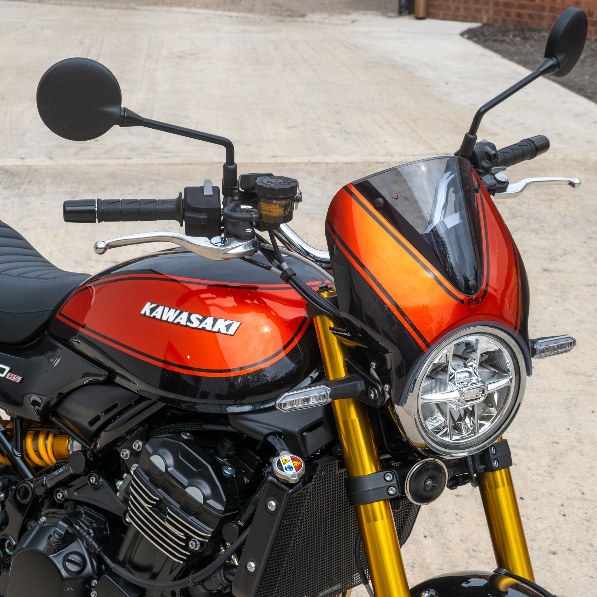Pyramid Fly Screen | Metallic Spark Black/Orange | Kawasaki Z 900 RS SE 2026>Current -   Pyramid Motorcycle Accessories