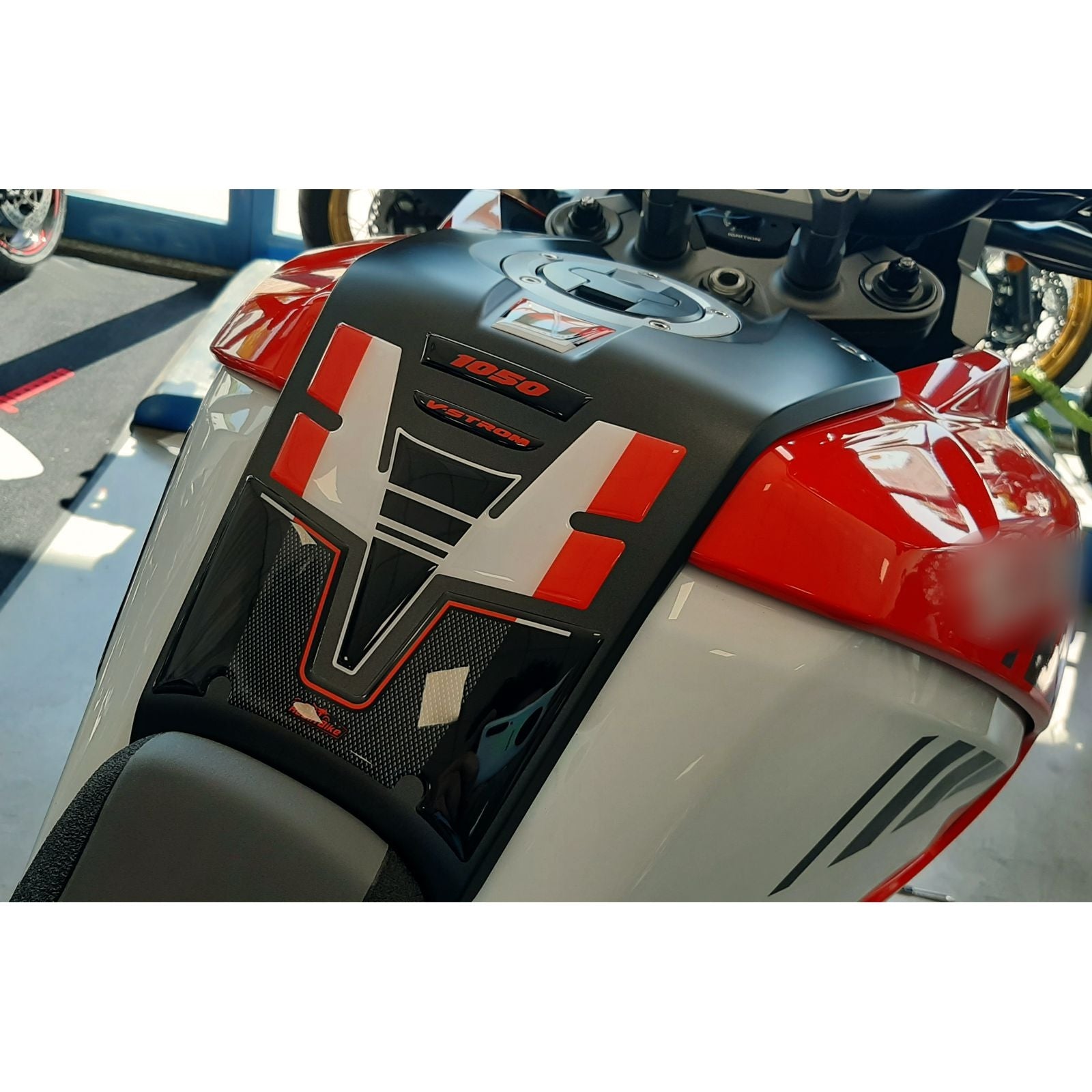 Resin Bike 3D Motorcycle Stickers - Tank Pad | Suzuki V-Strom 1050 / 1050XT 2020>2023 RB-1000140000006 -   Pyramid Motorcycle Accessories