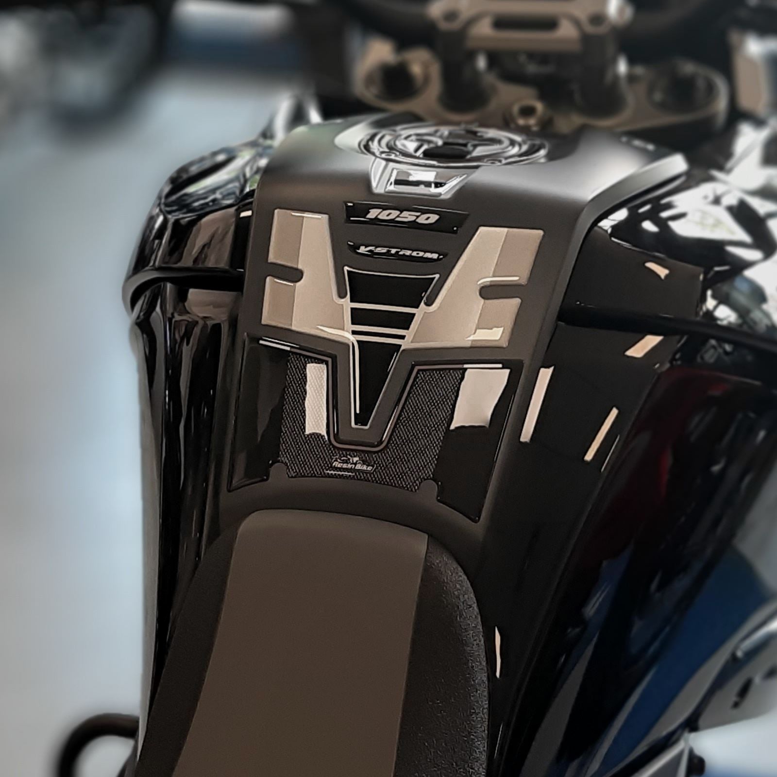 Resin Bike 3D Motorcycle Stickers - Tank Pad | Suzuki V-Strom 1050 / 1050XT 2020>2023 RB-1000141300006 -   Pyramid Motorcycle Accessories