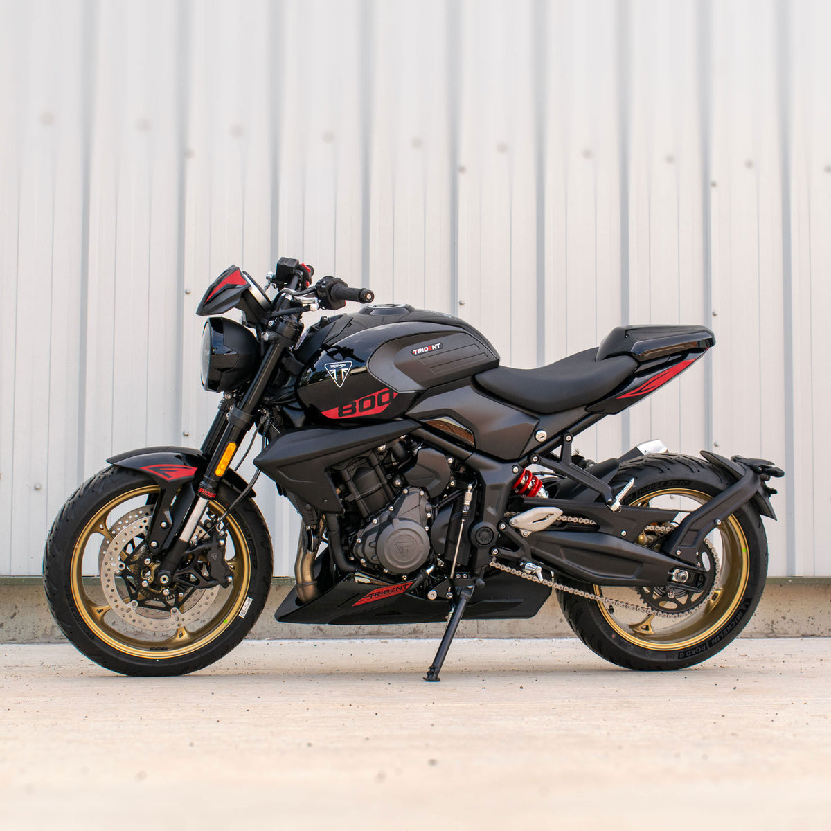 Pyramid Decals | Red Tank Decals | Triumph Trident 800 2026>Current