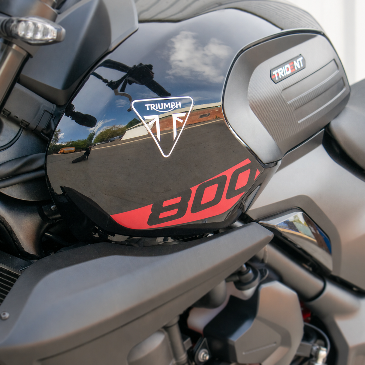 Pyramid Decals | Red Tank Decals | Triumph Trident 800 2026>Current