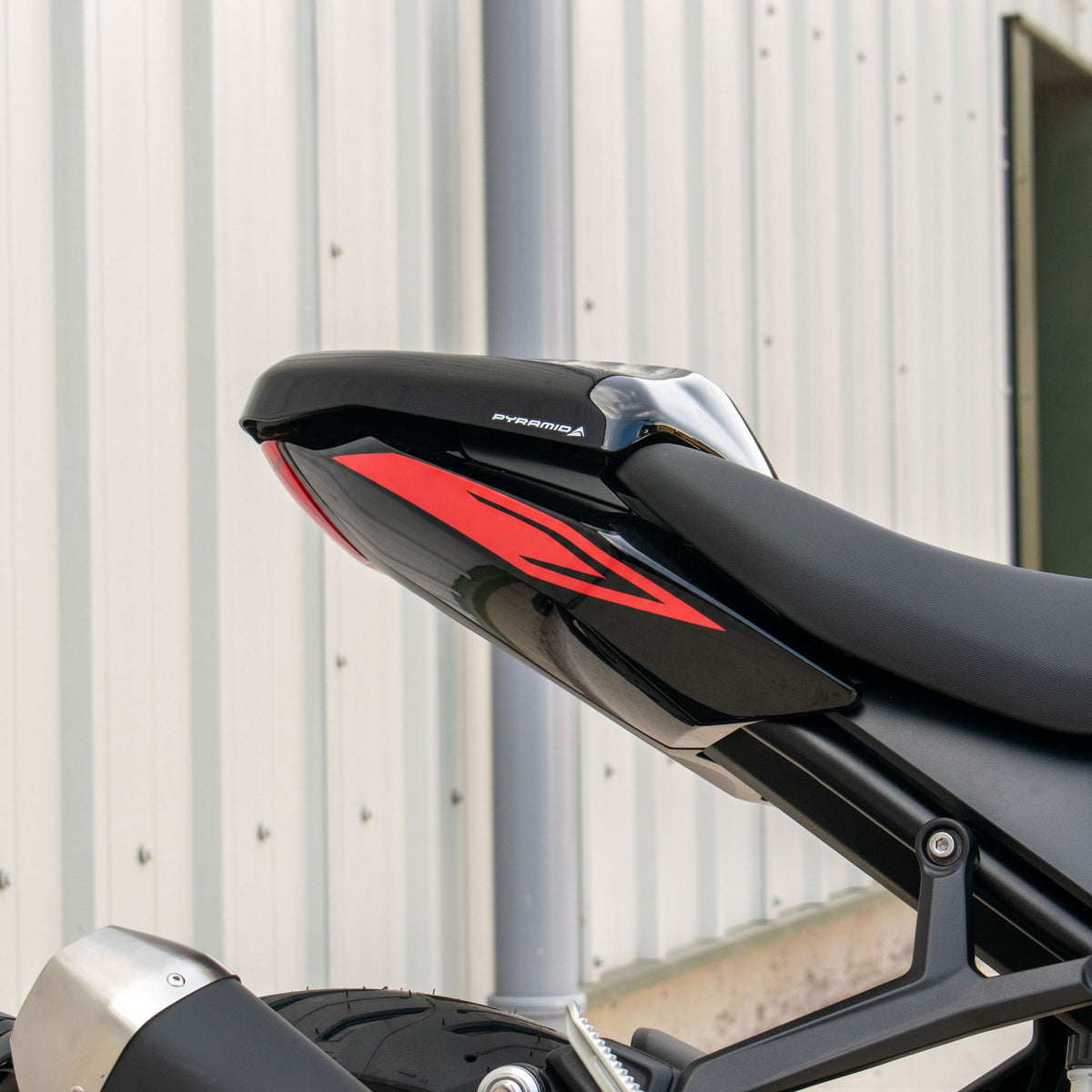 Pyramid Decals | Red Rear Panel Decals | Triumph Trident 800 2026>Current