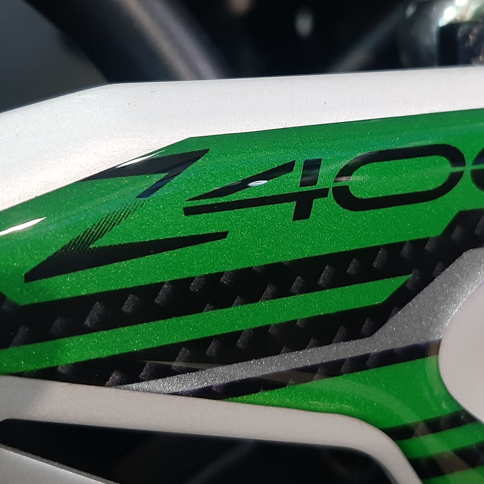 Resin Bike 3D Motorcycle Stickers - Heel Pads | Kawasaki Z 400 2019>2023 -   Pyramid Motorcycle Accessories