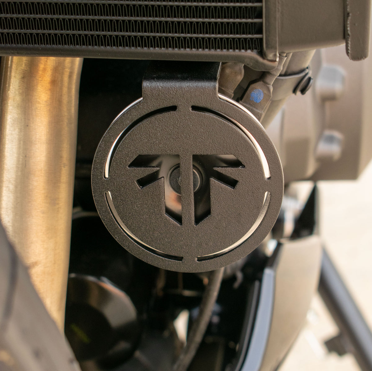 Pyramid Horn Cover | Black | Triumph Trident 800 2026>Current