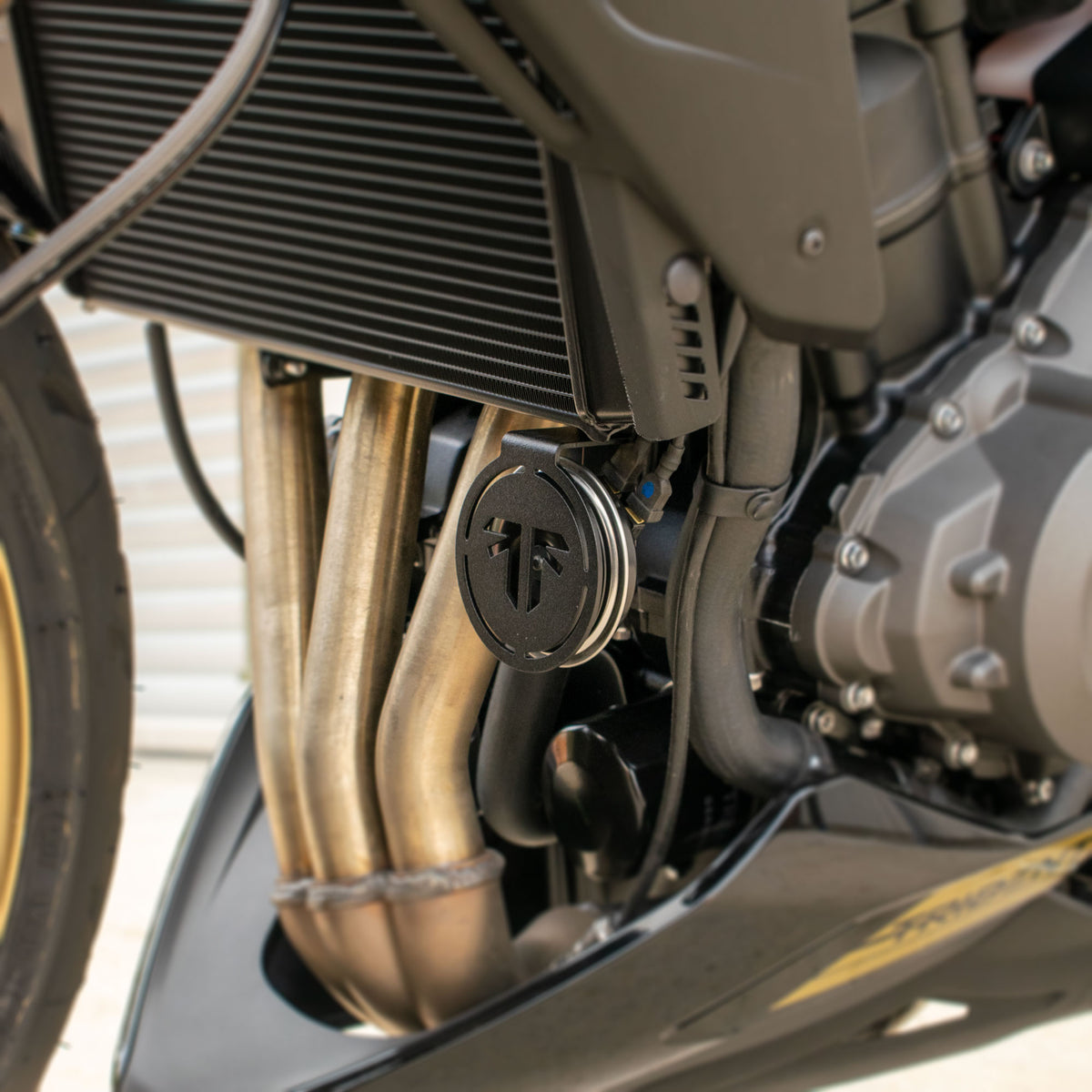 Pyramid Horn Cover | Black | Triumph Trident 800 2026>Current