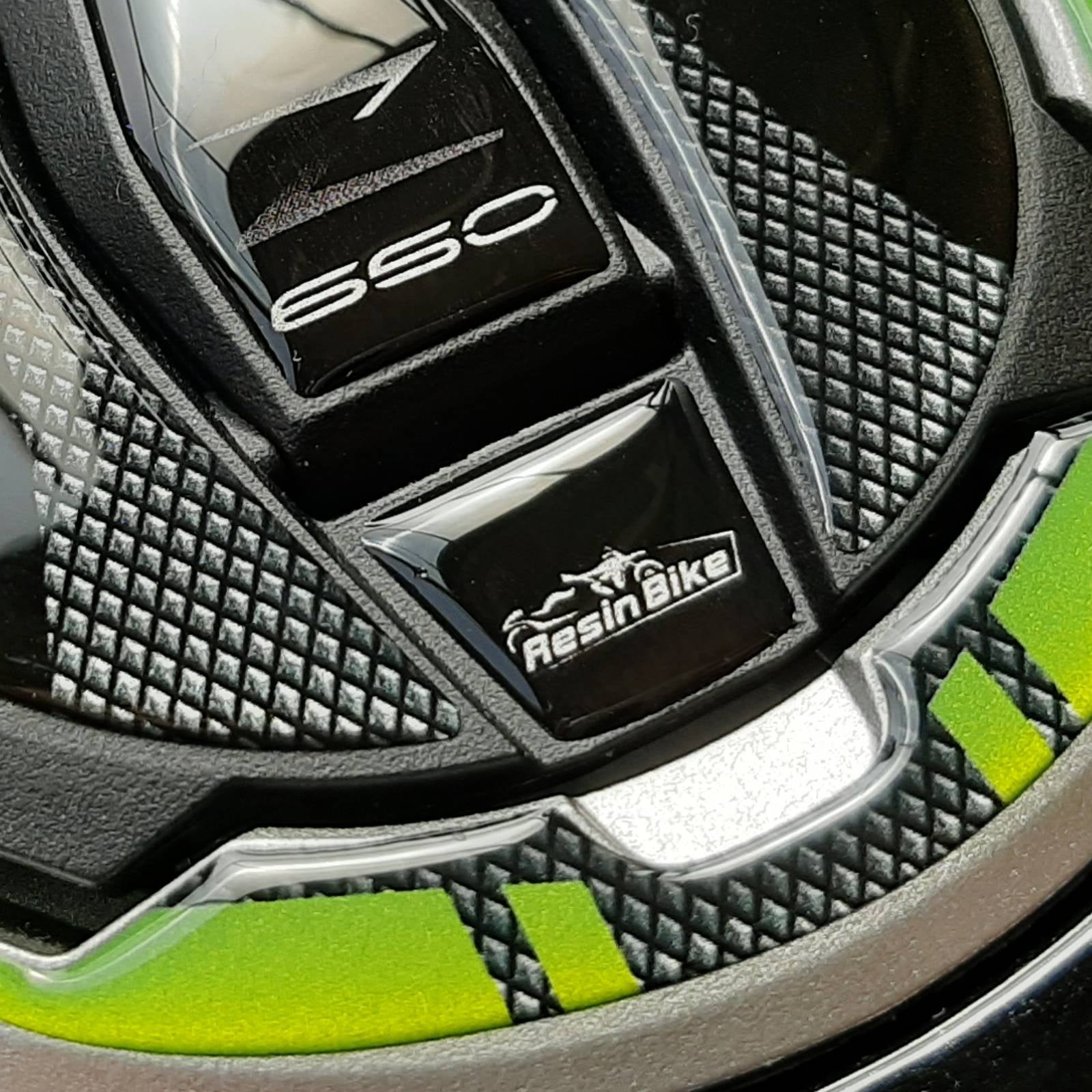 Resin Bike 3D Motorcycle Stickers - Fuel Cap | Kawasaki Z 650 2020>2022 -   Pyramid Motorcycle Accessories