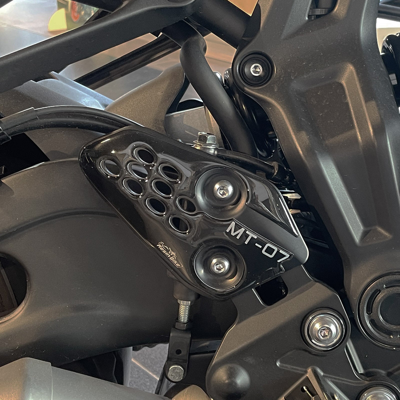 Resin Bike 3D Motorcycle Stickers - Heel Pads | Yamaha MT-07 2021>2024 -   Pyramid Motorcycle Accessories