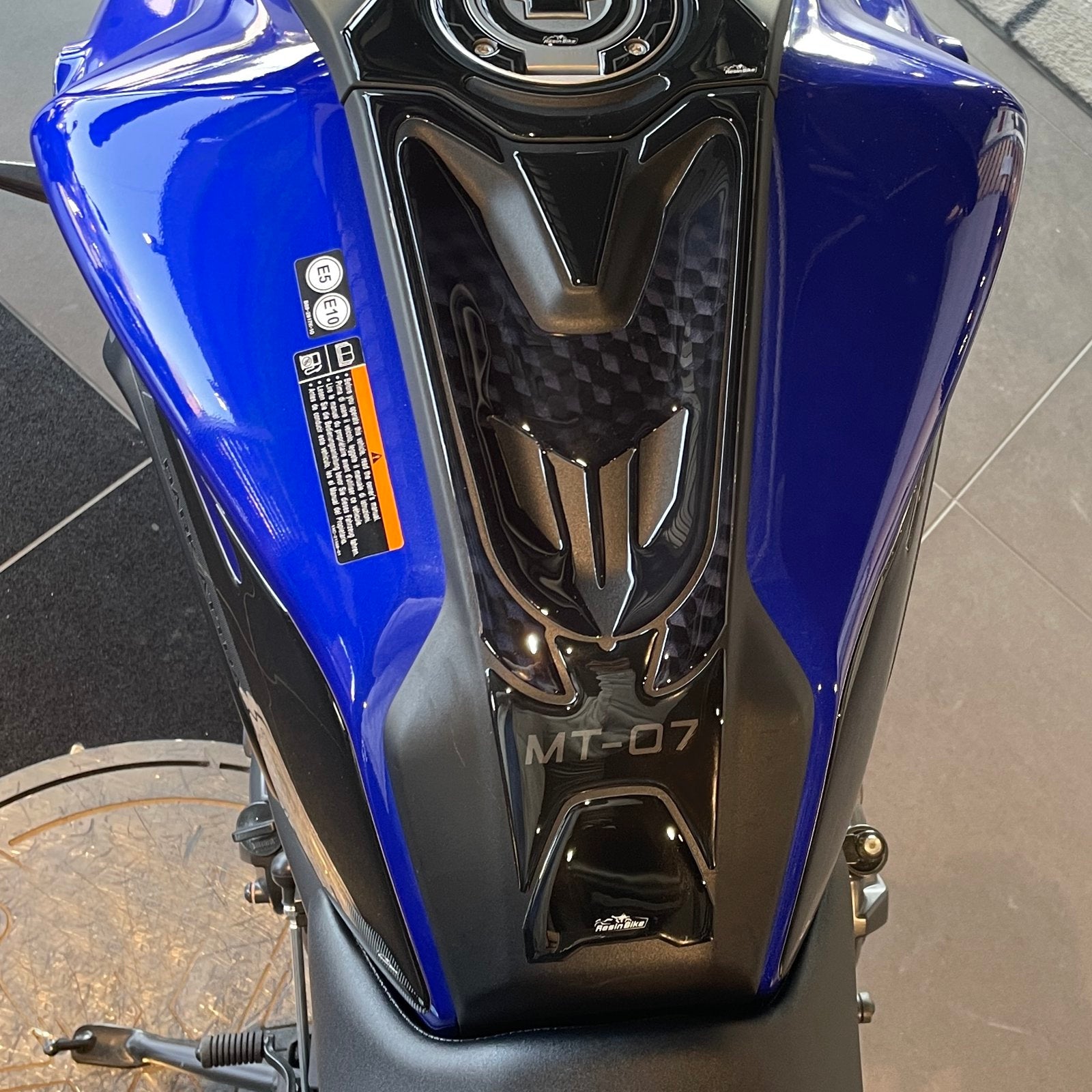 Resin Bike 3D Motorcycle Stickers - Tank Pad | Yamaha MT-07 2021>2024 RB-1000458400000 -   Pyramid Motorcycle Accessories