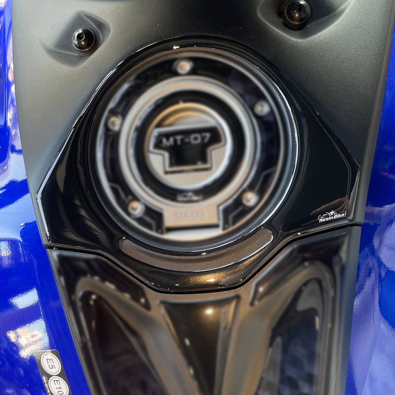 Resin Bike 3D Motorcycle Stickers - Fuel Cap | Yamaha MT-07 2021>2024 RB-1000458900005 -   Pyramid Motorcycle Accessories