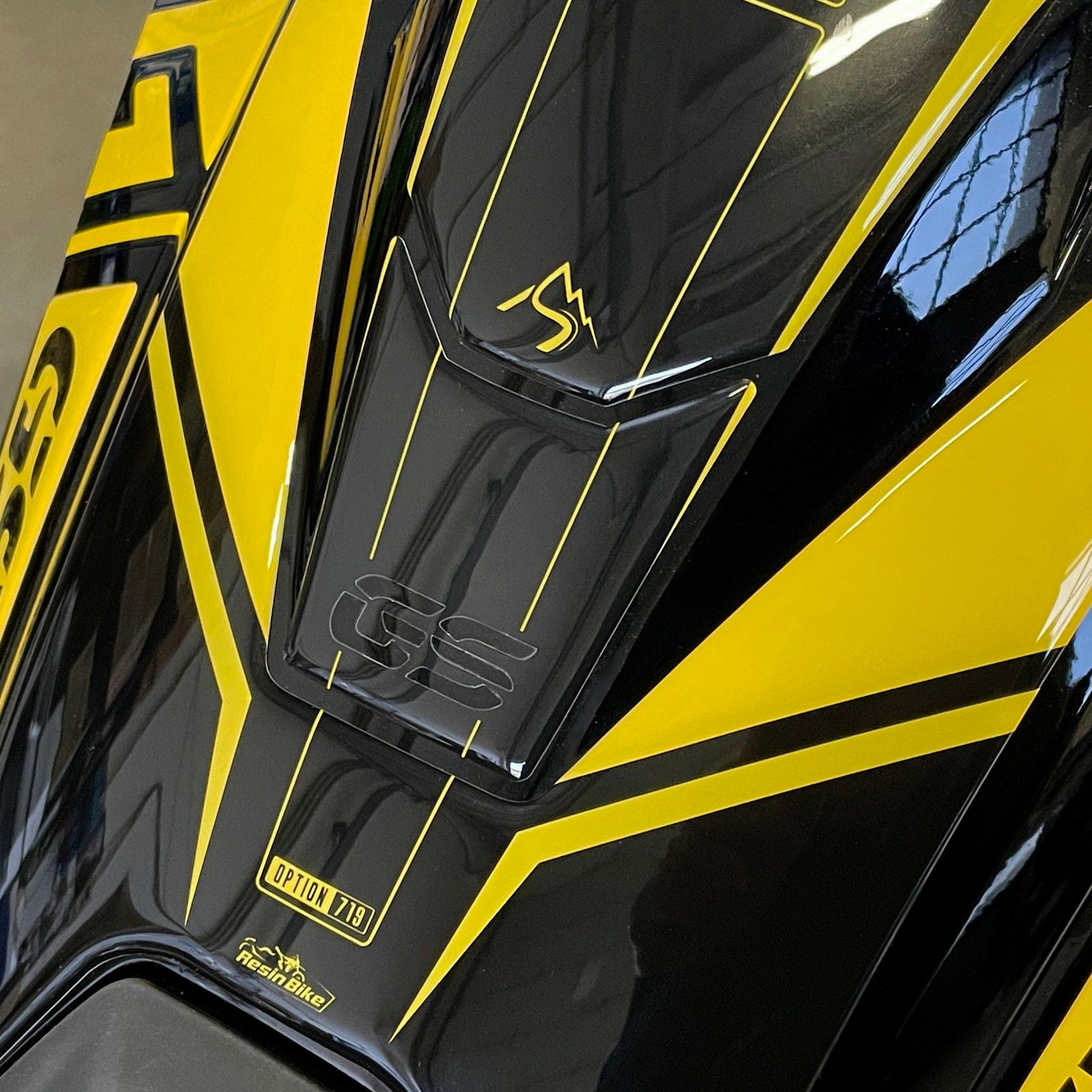 Resin Bike 3D Motorcycle Stickers - Tank Pad | BMW R 1250 GS 2021>2024 RB-1000461300007 -   Pyramid Motorcycle Accessories