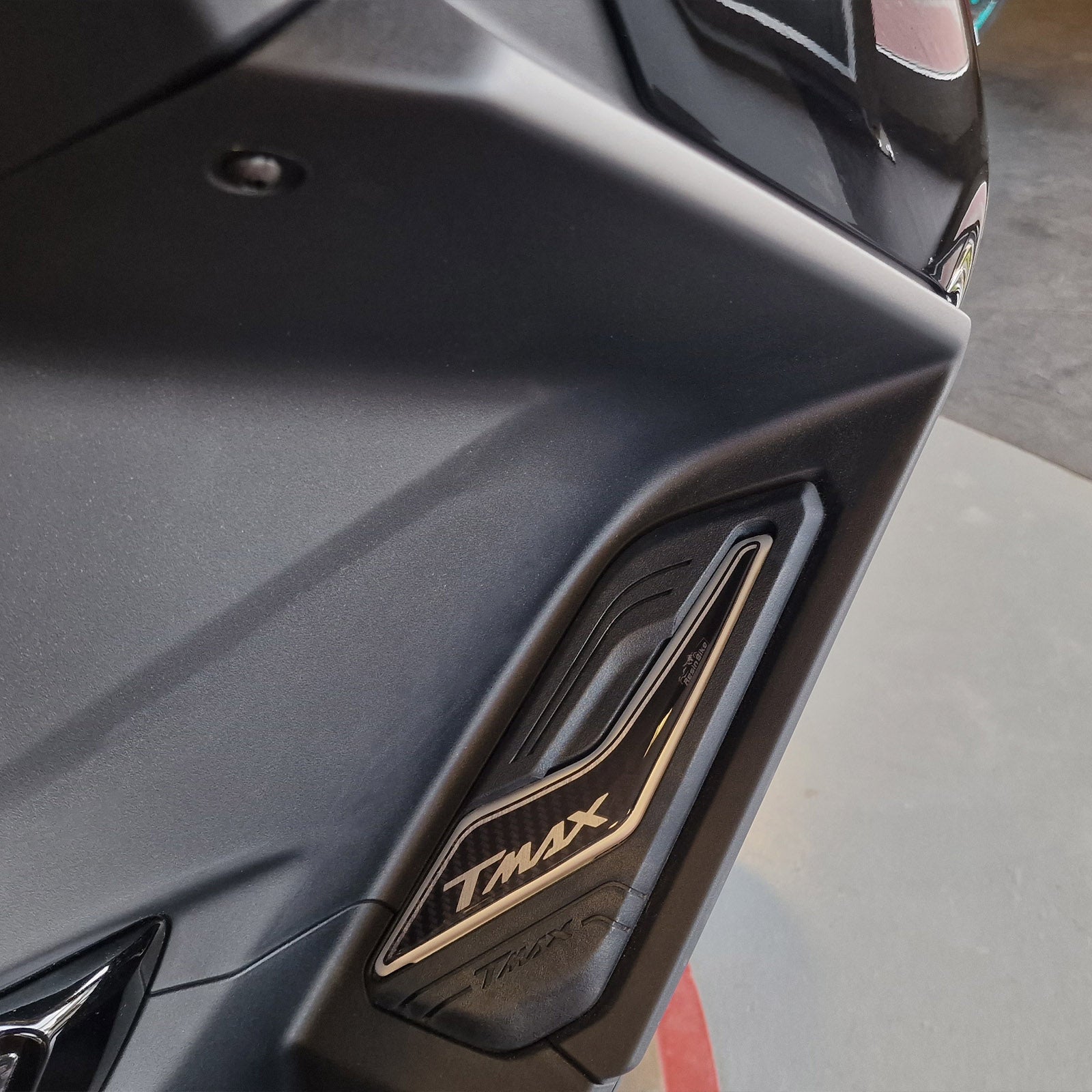 Resin Bike 3D Motorcycle Stickers - Footboard | Yamaha TMAX 560 2022>2024 RB-1000469300009 -   Pyramid Motorcycle Accessories