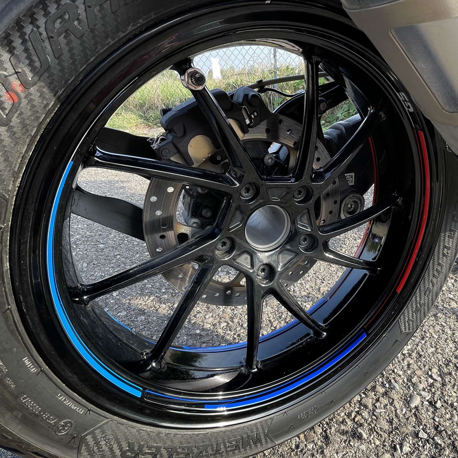 Resin Bike 3D Motorcycle Stickers - Wheels| BMW R 1250 GS 2021>2024 -   Pyramid Motorcycle Accessories
