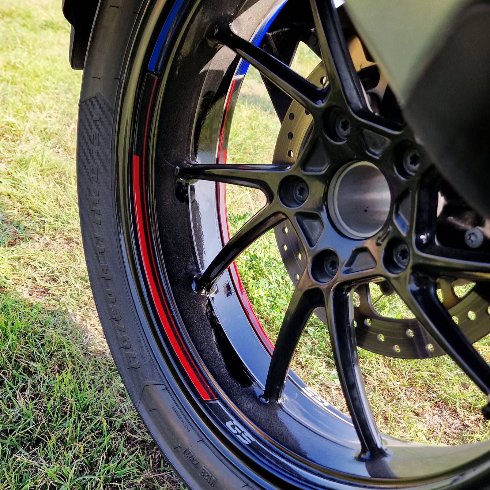 Resin Bike 3D Motorcycle Stickers - Wheels| BMW R 1250 GS 2021>2024 -   Pyramid Motorcycle Accessories