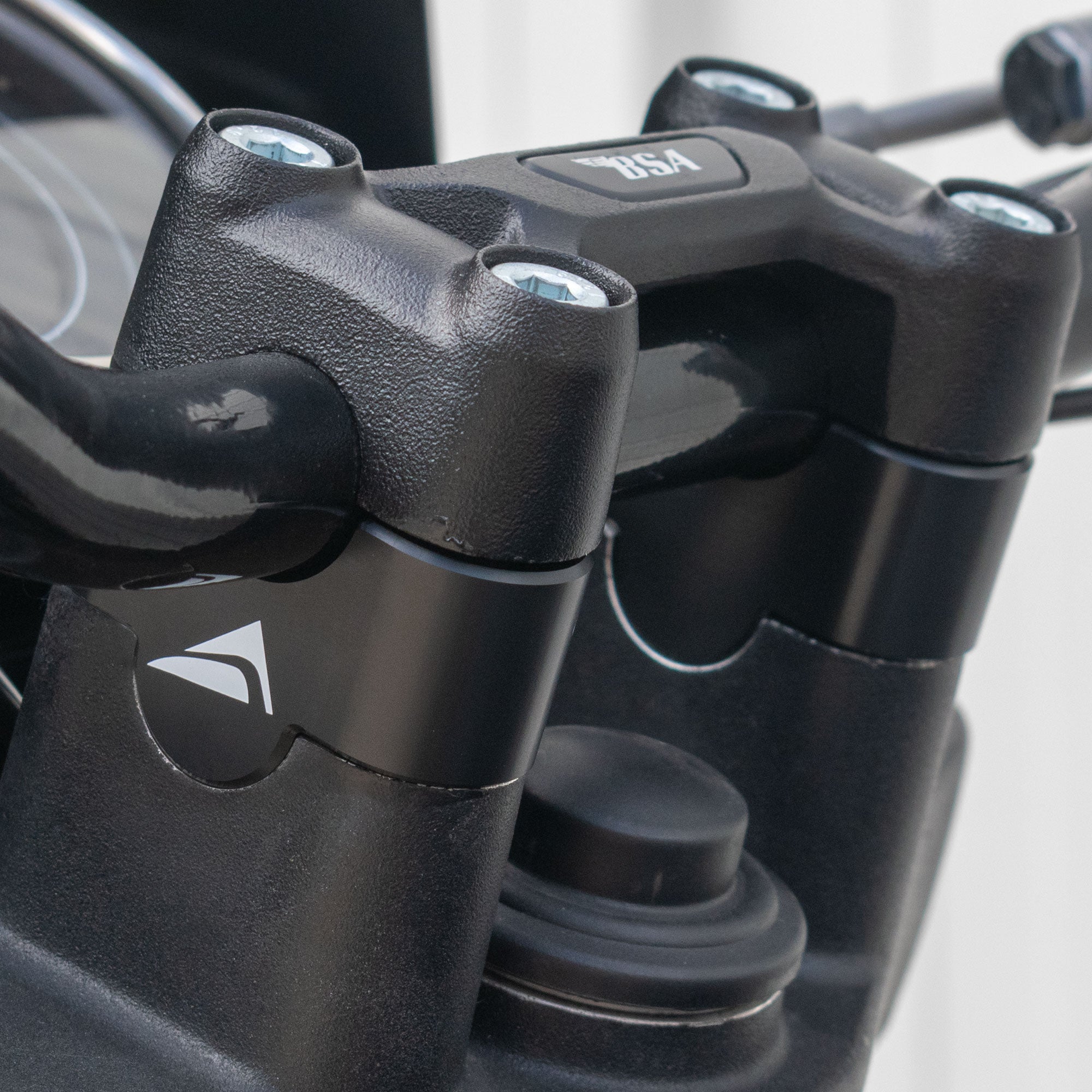 Pyramid Handlebar Risers | Gloss Black | BSA Bantam 350 2025>