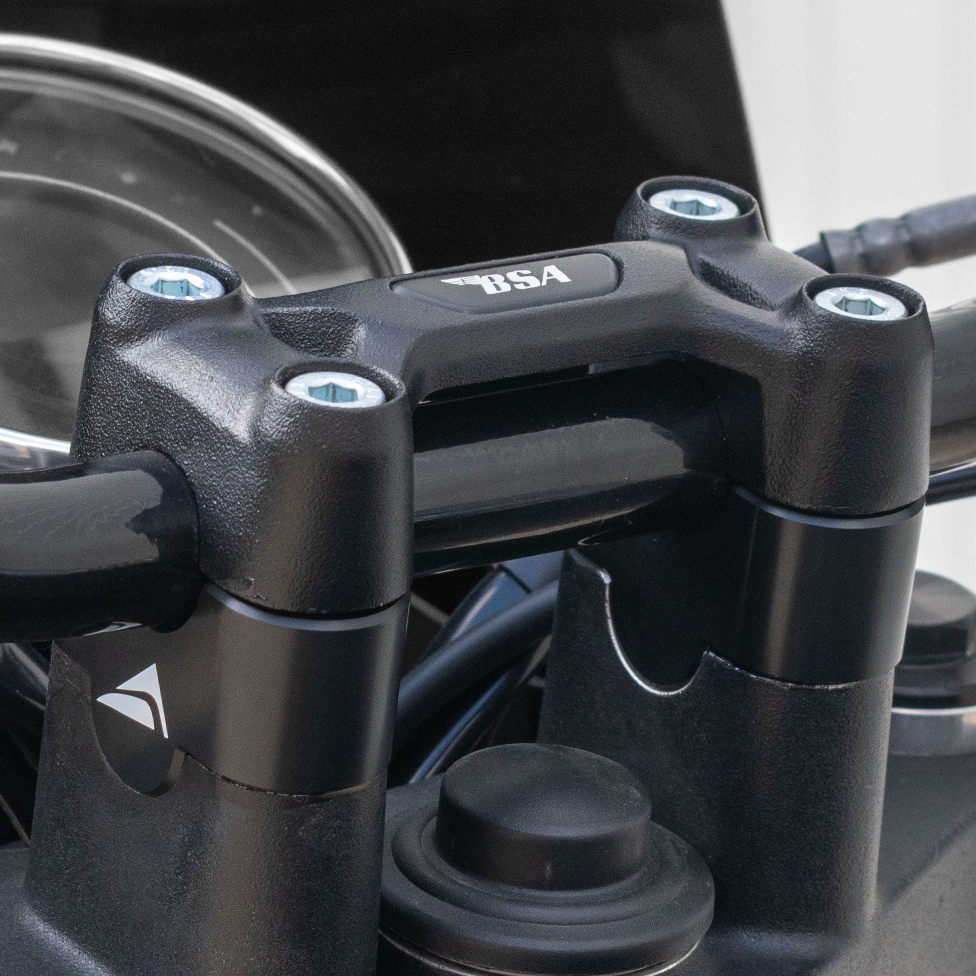 Pyramid Handlebar Risers | Gloss Black | BSA Bantam 350 2025>