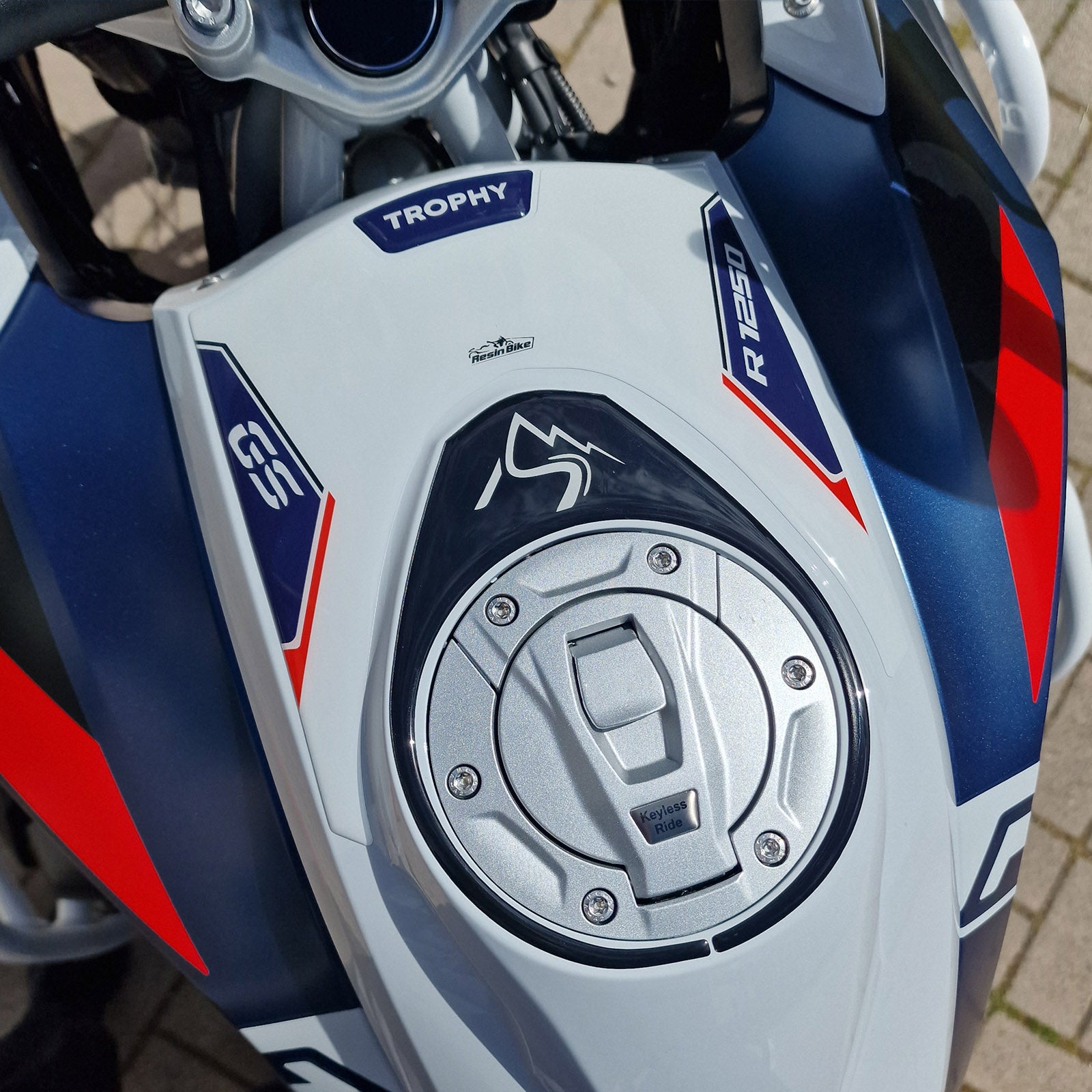 Resin Bike 3D Motorcycle Stickers - Tank Pad | BMW R 1250 GS 2021>2024 RB-1000667600000 -   Pyramid Motorcycle Accessories