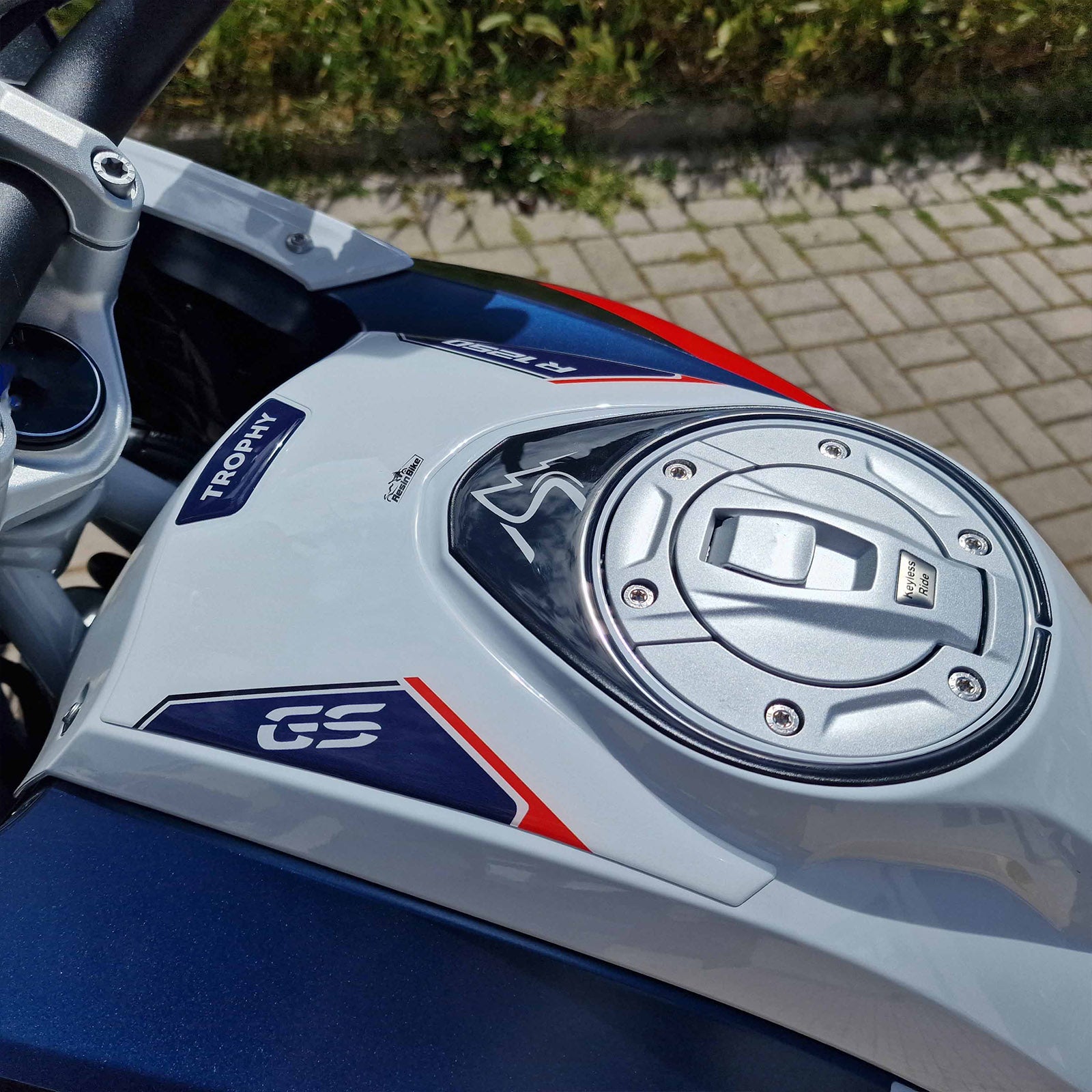 Resin Bike 3D Motorcycle Stickers - Tank Pad | BMW R 1250 GS 2021>2024 RB-1000667600000 -   Pyramid Motorcycle Accessories