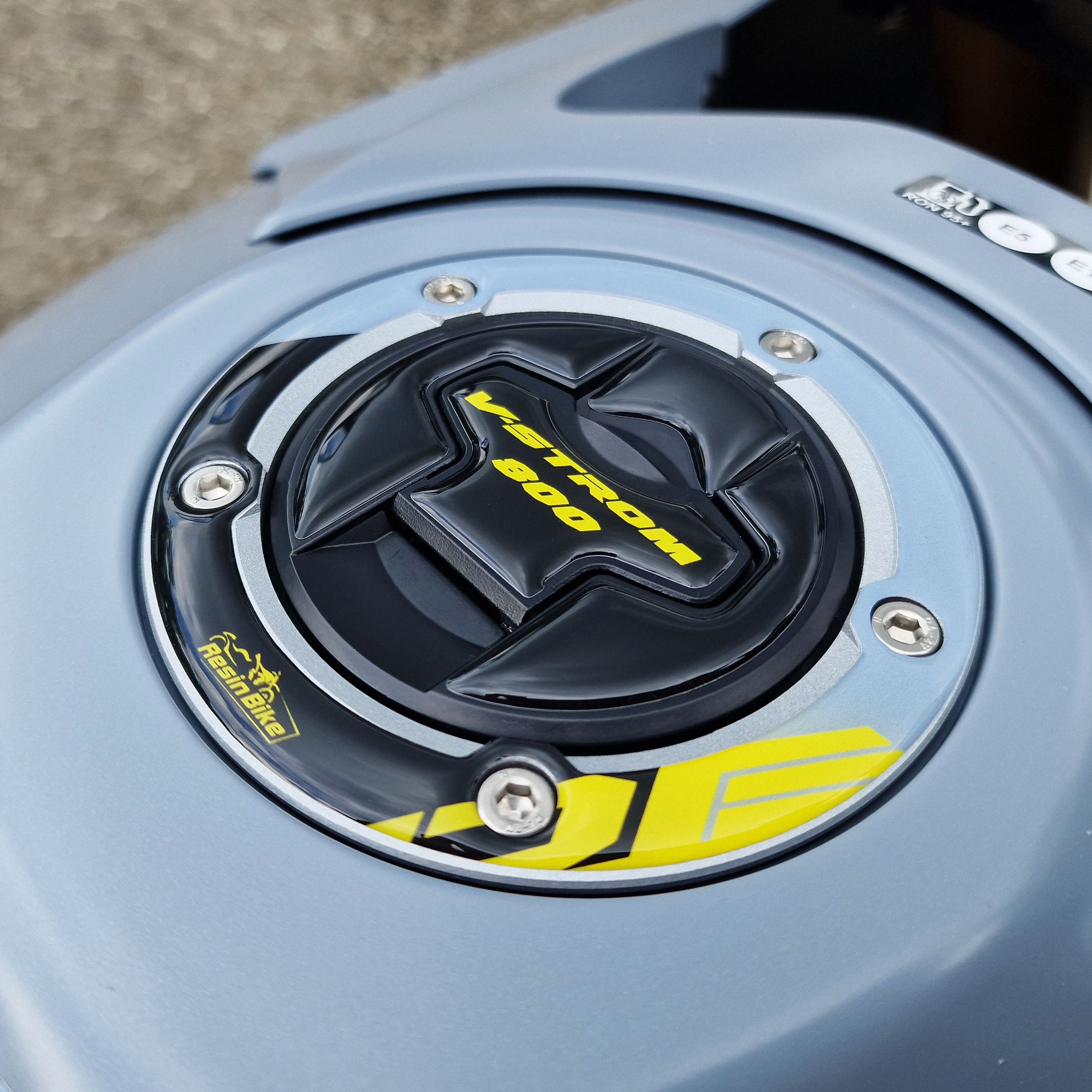 Resin Bike 3D Motorcycle Stickers - Fuel Cap | Suzuki V-Strom 800DE 2023>2025 RB-1000672000000 -   Pyramid Motorcycle Accessories