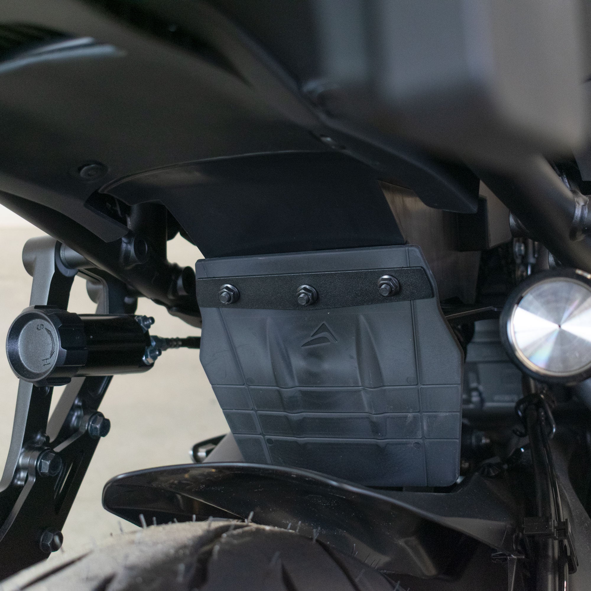 Pyramid Shock Shield | Black | Yamaha MT-09 2024>Current -   Pyramid Motorcycle Accessories