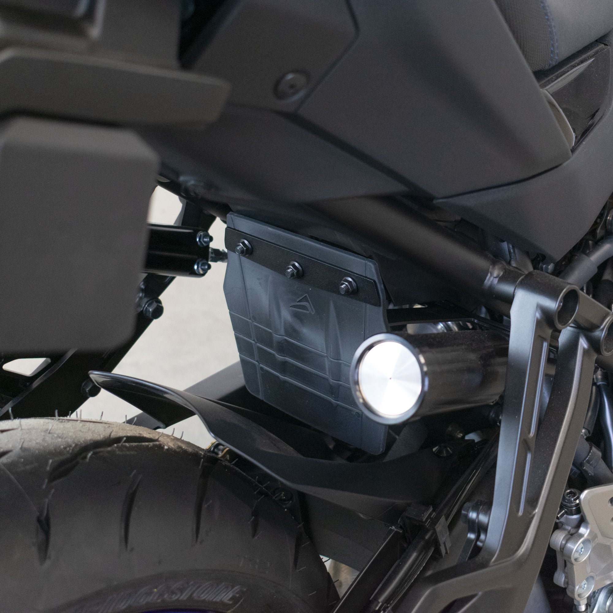 Pyramid Shock Shield | Black | Yamaha MT-09 2024>Current -   Pyramid Motorcycle Accessories