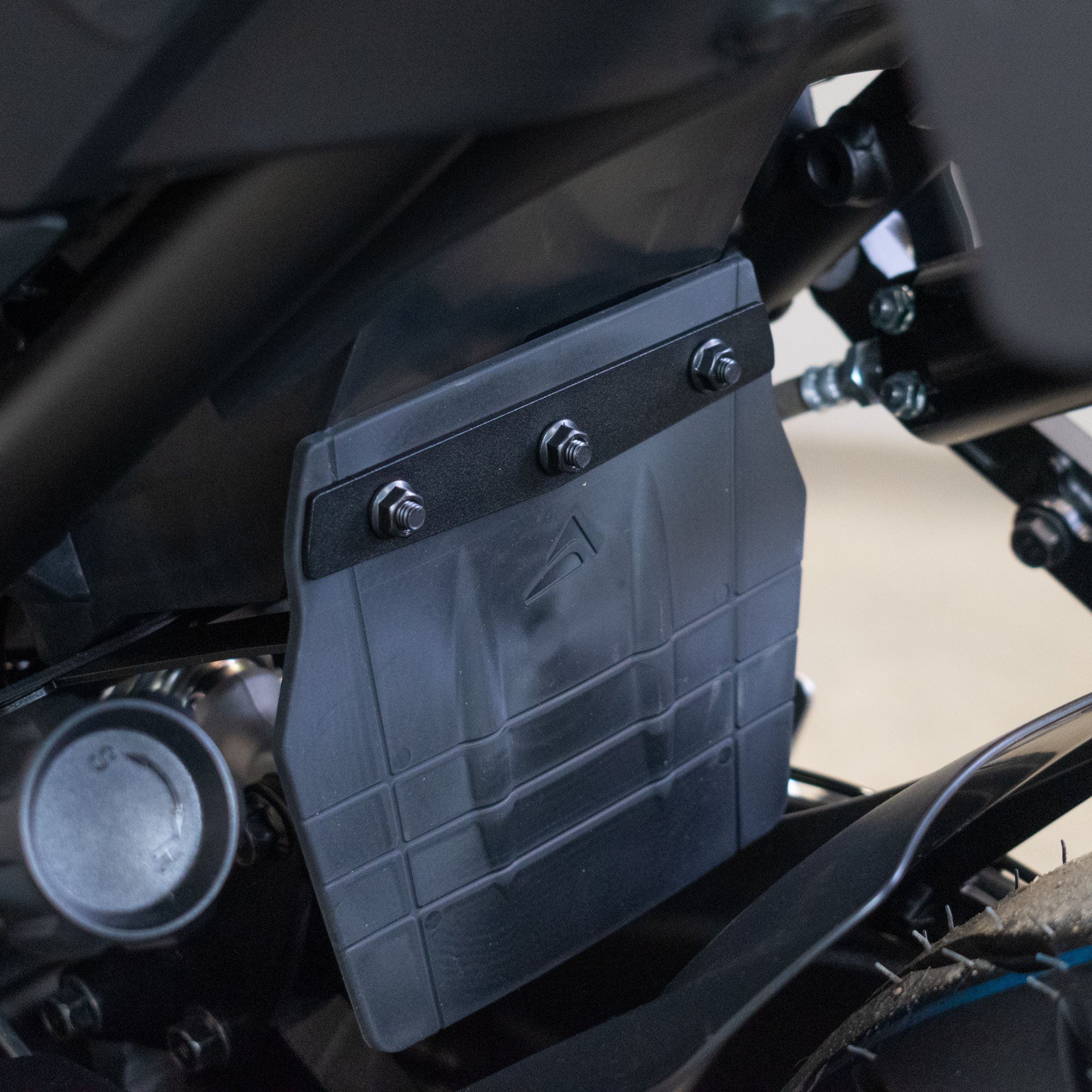 Pyramid Shock Shield | Black | Yamaha MT-09 2024>Current -   Pyramid Motorcycle Accessories