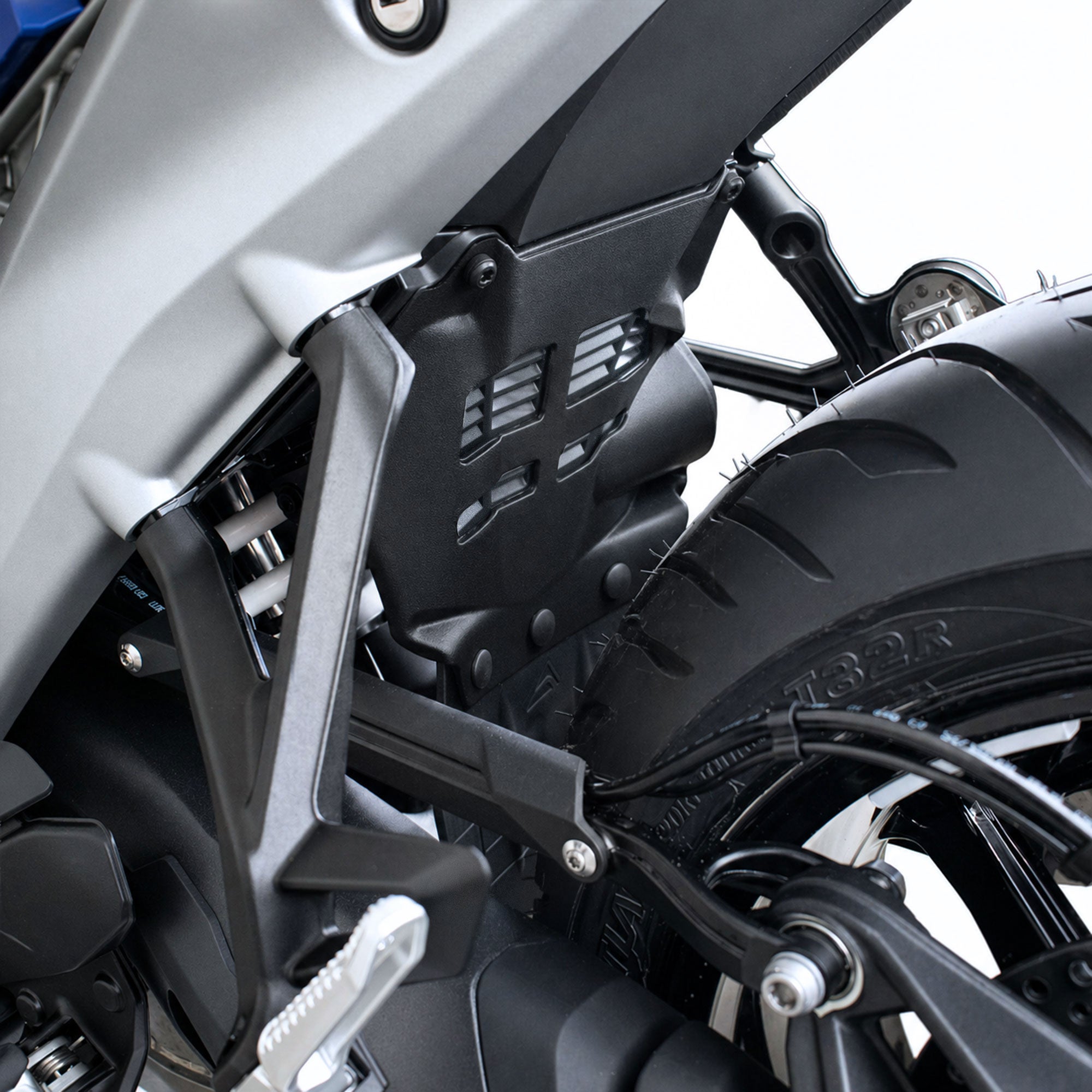 Pyramid Shock Shield | Matte Black | BMW R 1300 R/RS 2025>Current -   Pyramid Motorcycle Accessories