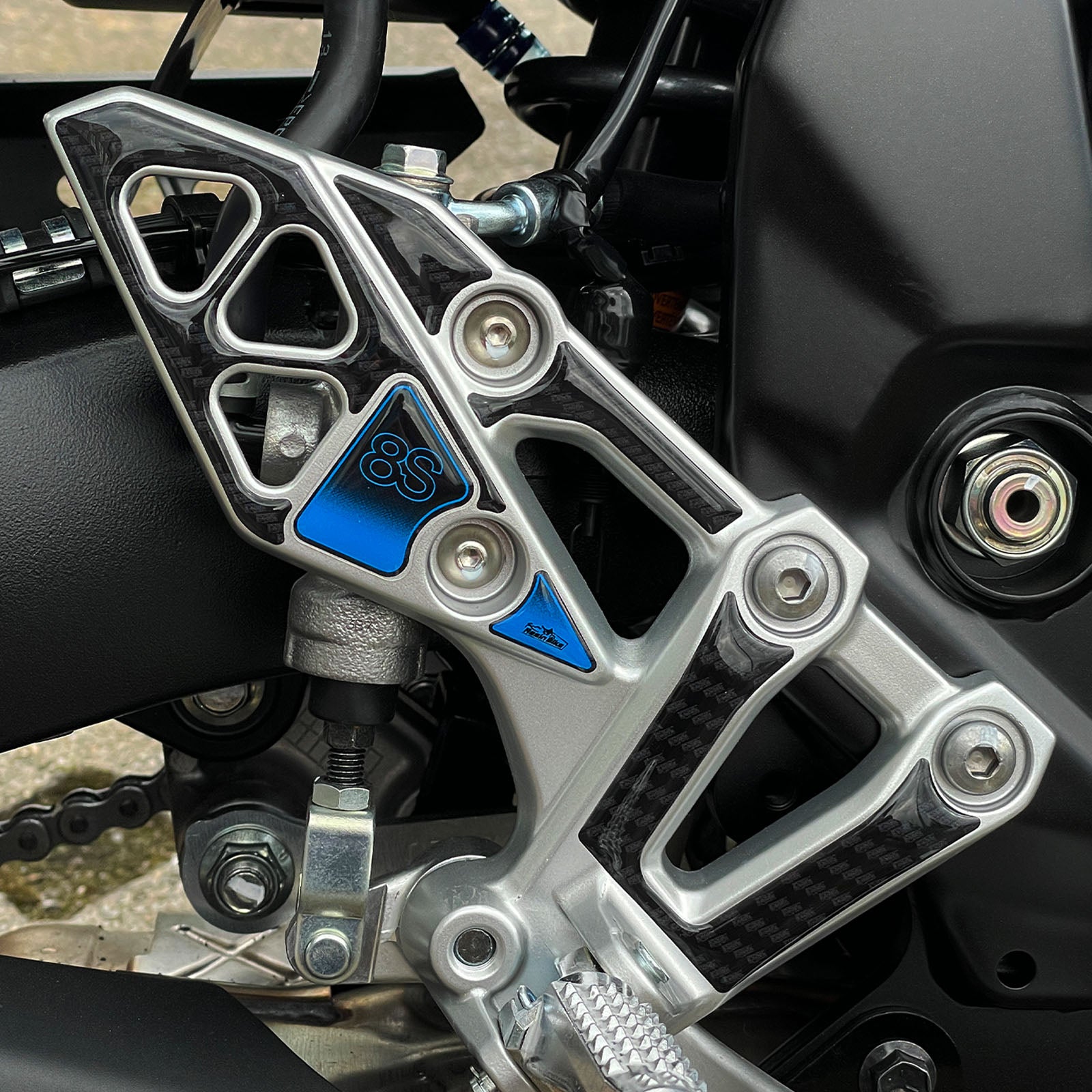 Resin Bike 3D Motorcycle Stickers - Heel Pads | Suzuki GSX-8S 2023>2025 -   Pyramid Motorcycle Accessories