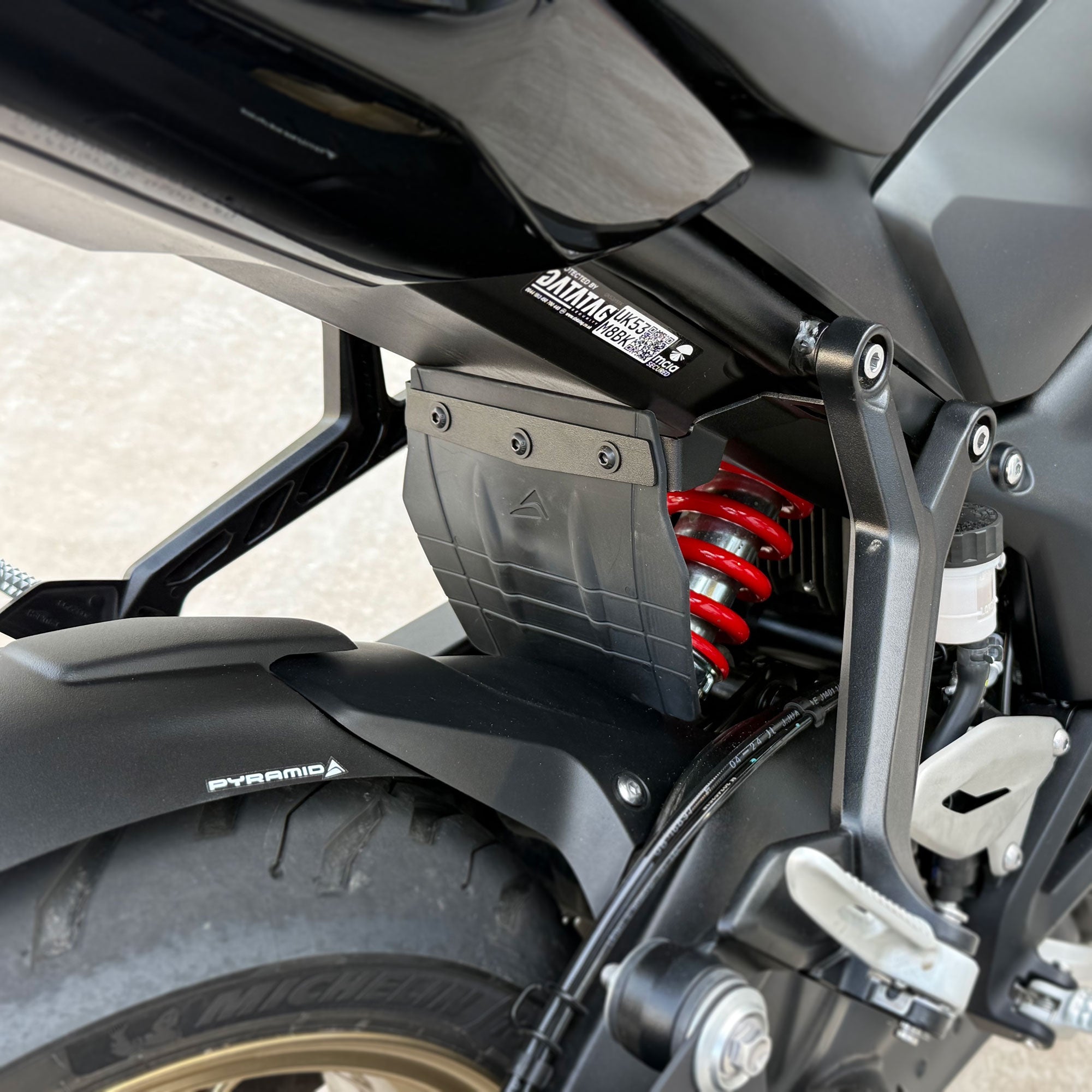 Pyramid Shock Shield | Black | Triumph Trident 800 2026>Current -   Pyramid Motorcycle Accessories