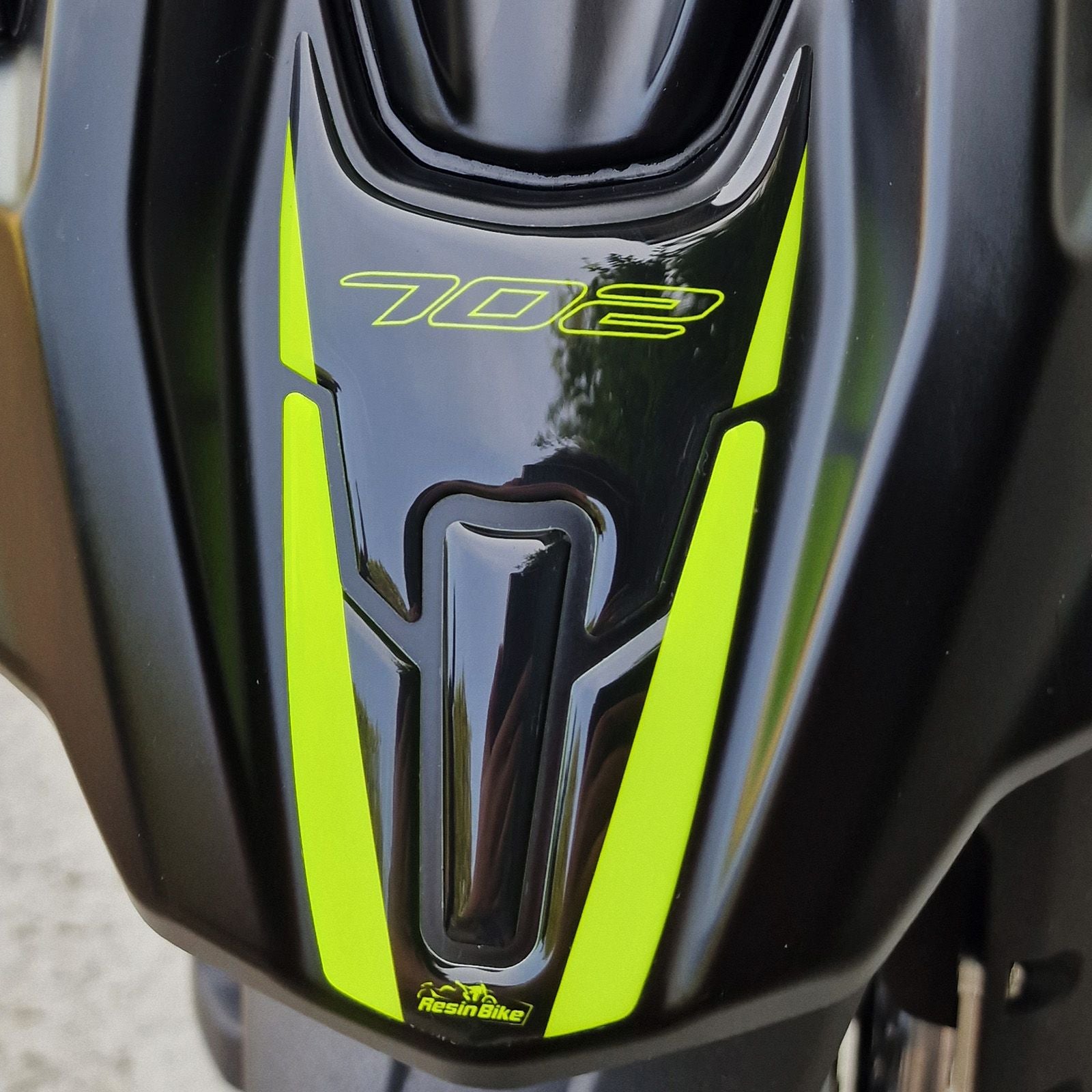 Resin Bike 3D Motorcycle Stickers - Beak | Benelli TRK 702 / 702 X 2023>2026 RB-1000679600005 -   Pyramid Motorcycle Accessories