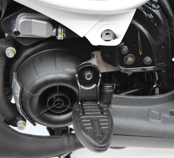 Isotta Passenger Foot Rest | Black | Aprilia Scarabeo 50 / 100 2014>2020 -   Pyramid Motorcycle Accessories