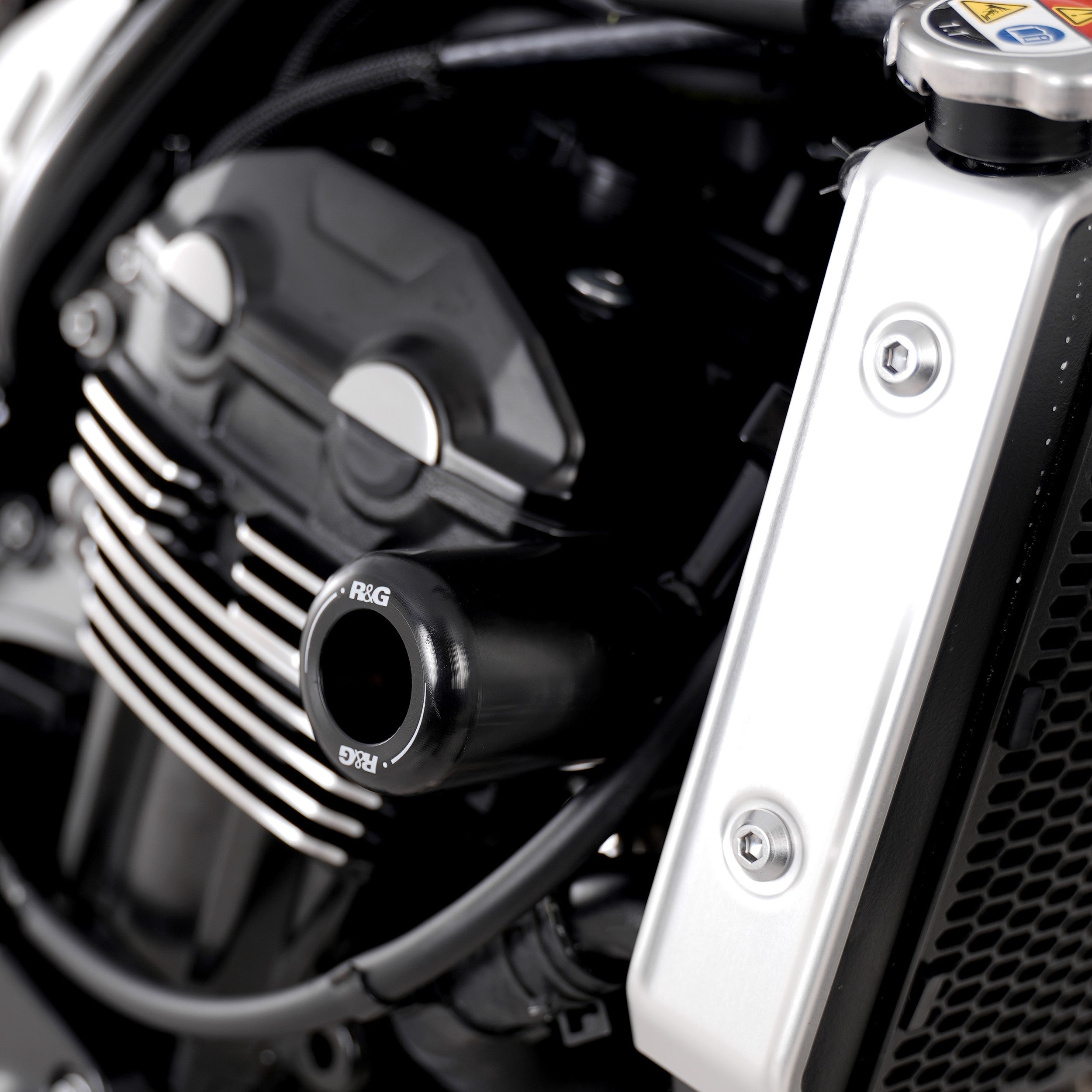 R&G Crash Protectors | Black | Kawasaki Z 900 RS 2018>Current