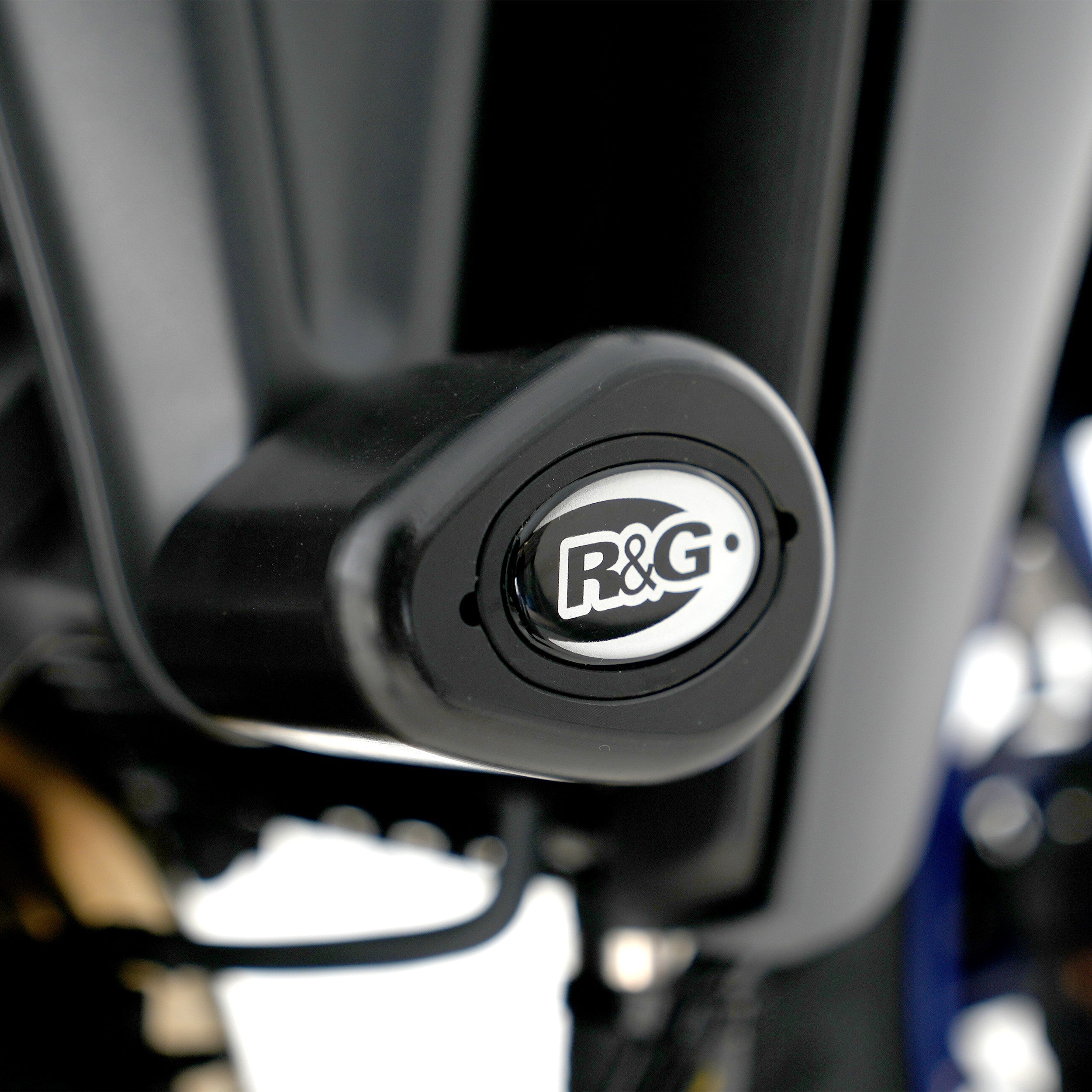 R&G Crash Protectors | Black | Yamaha Tracer 9 2021>2024 & Yamaha XSR 900 2022>2024 & Yamaha MT-09 2021>Current & Yamaha Tracer 9 GT 2021>Current & Yamaha Tracer 9 GT+ 2025>Current & Yamaha MT-09 SP 2021>2023