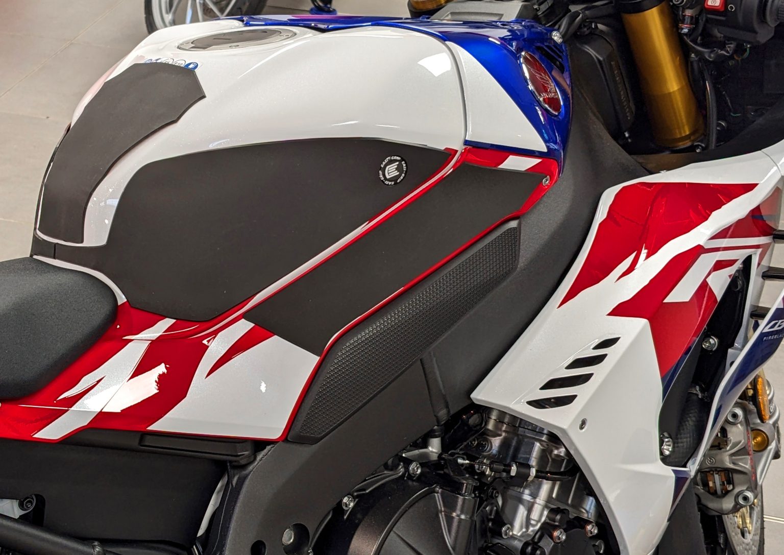 Eazi-Grip Wrap Around Tank Grip | Silicone - Charcoal | Honda CBR1000RR-R 2020>Current -  Shop name