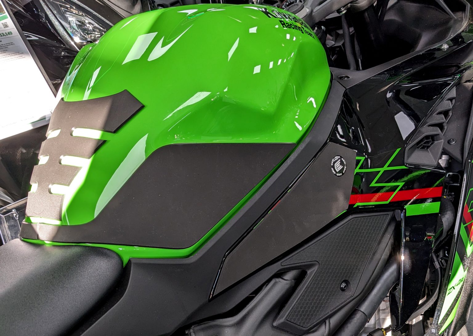 Eazi-Grip Wrap Around Tank Grip | Silicone - Charcoal | Kawasaki ZX-4RR 2023>Current -  Shop name