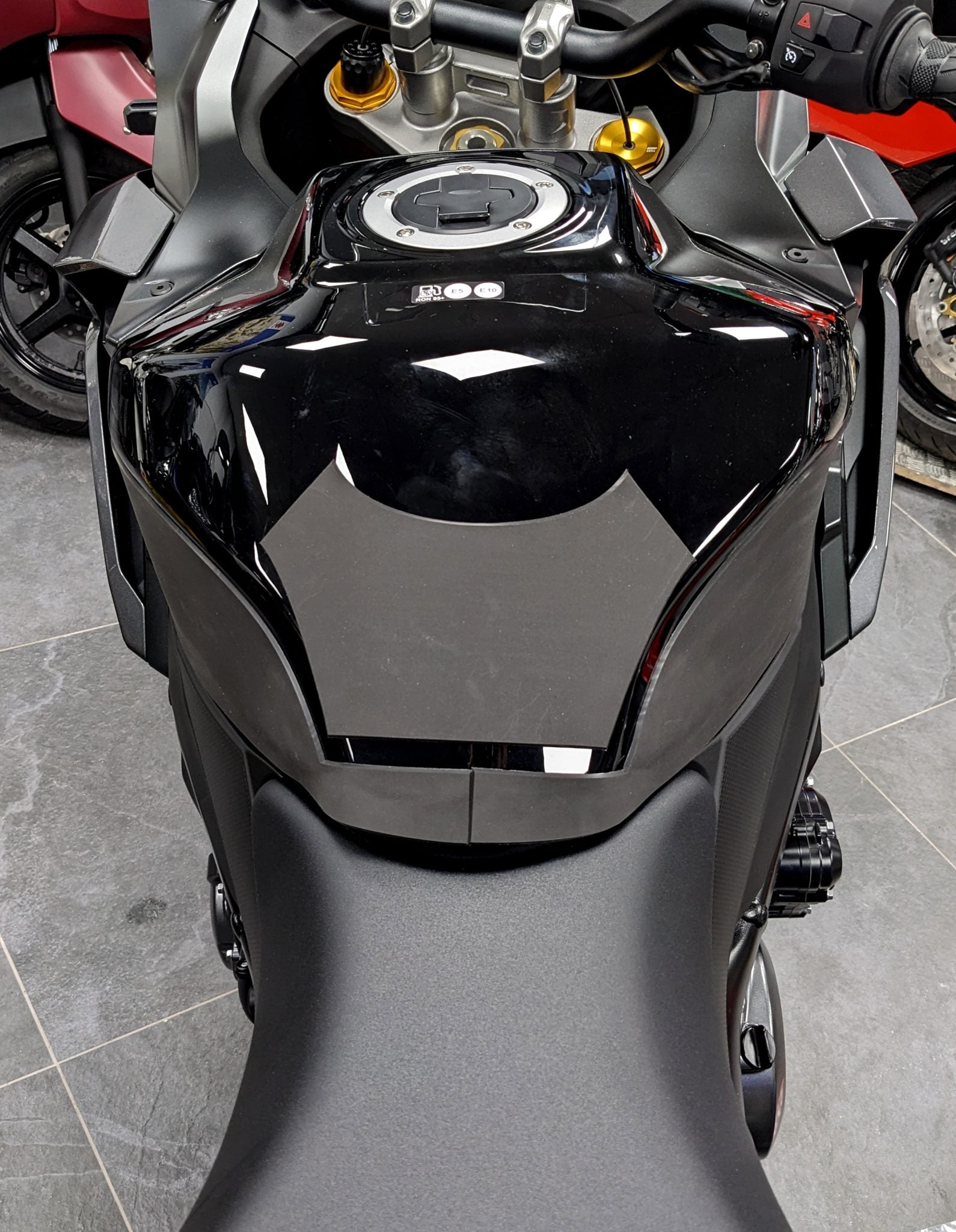 Eazi-Grip Wrap Around Tank Grip | Silicone - Charcoal | Suzuki GSX-S1000 GT 2022>2024 -  Shop name
