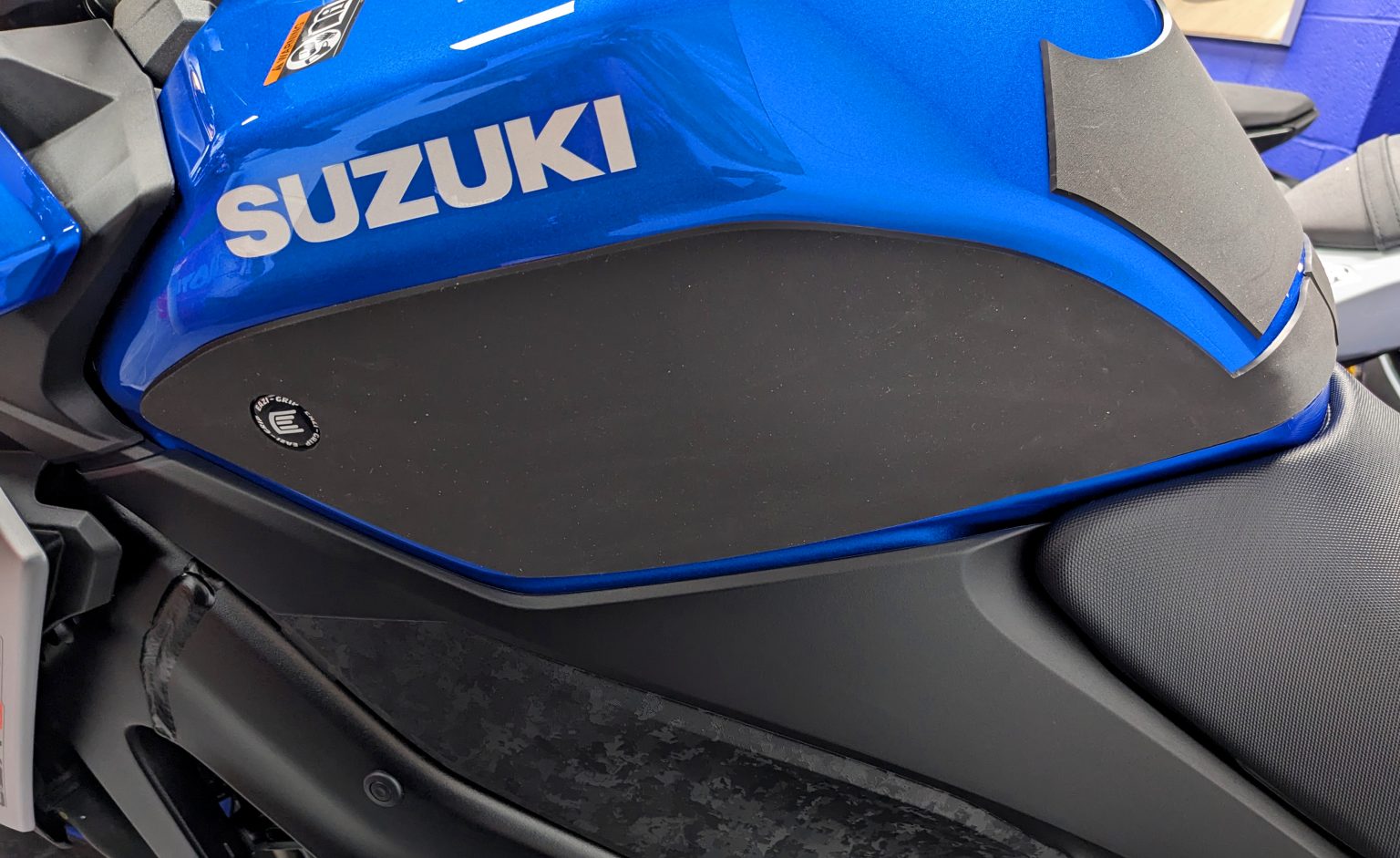 Eazi-Grip Wrap Around Tank Grip | Silicone - Charcoal | Suzuki GSX-S1000/GSX-S950 2021>Current -  Shop name