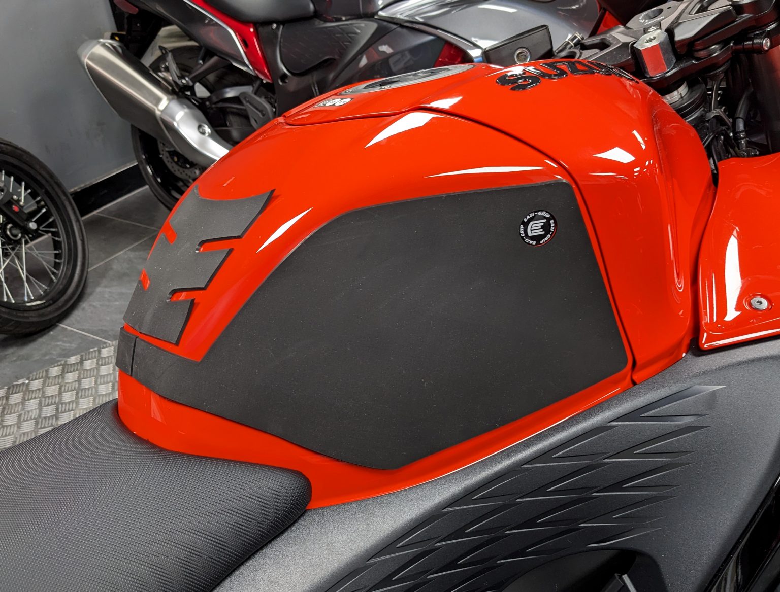 Eazi-Grip Wrap Around Tank Grip | Silicone - Charcoal | Suzuki Hayabusa 2021>Current -  Shop name