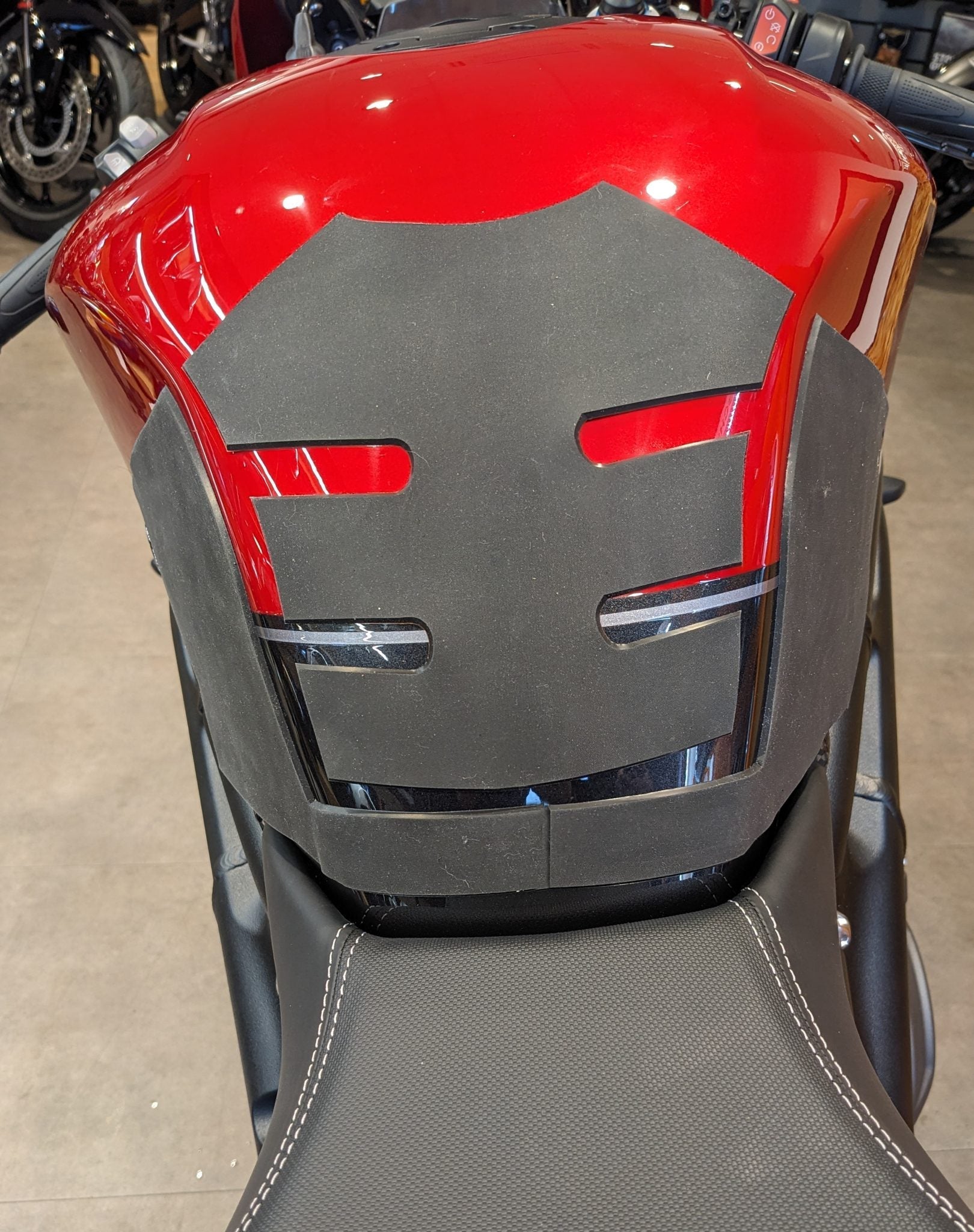 Eazi-Grip Wrap Around Tank Grip | Silicone - Charcoal | Triumph Speed Triple 1200 RS/RR 2021>Current -  Shop name