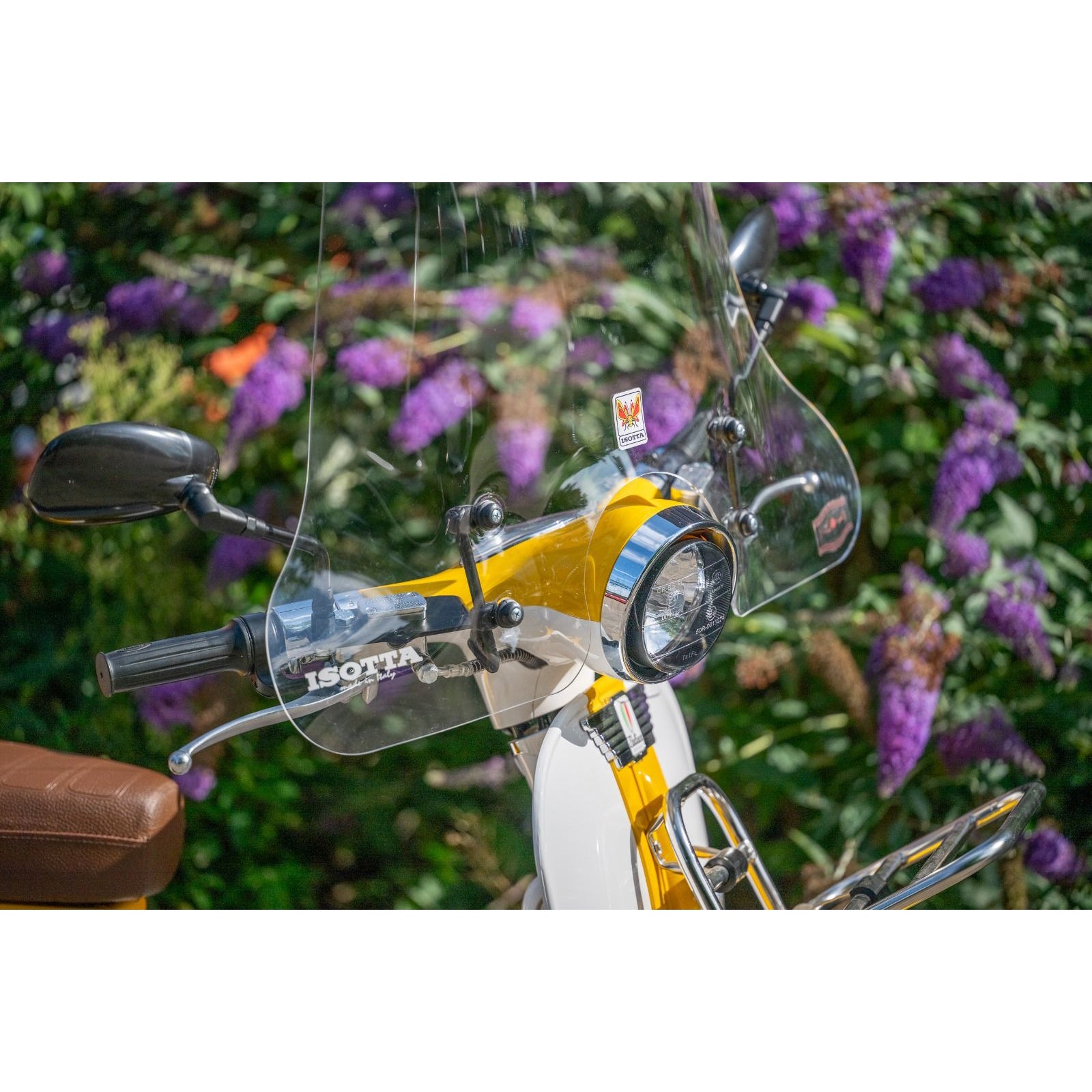 Isotta Classic Screen | Clear | Piaggio Vespa LX 50/125/150 2005 - 2014 -   Pyramid Motorcycle Accessories