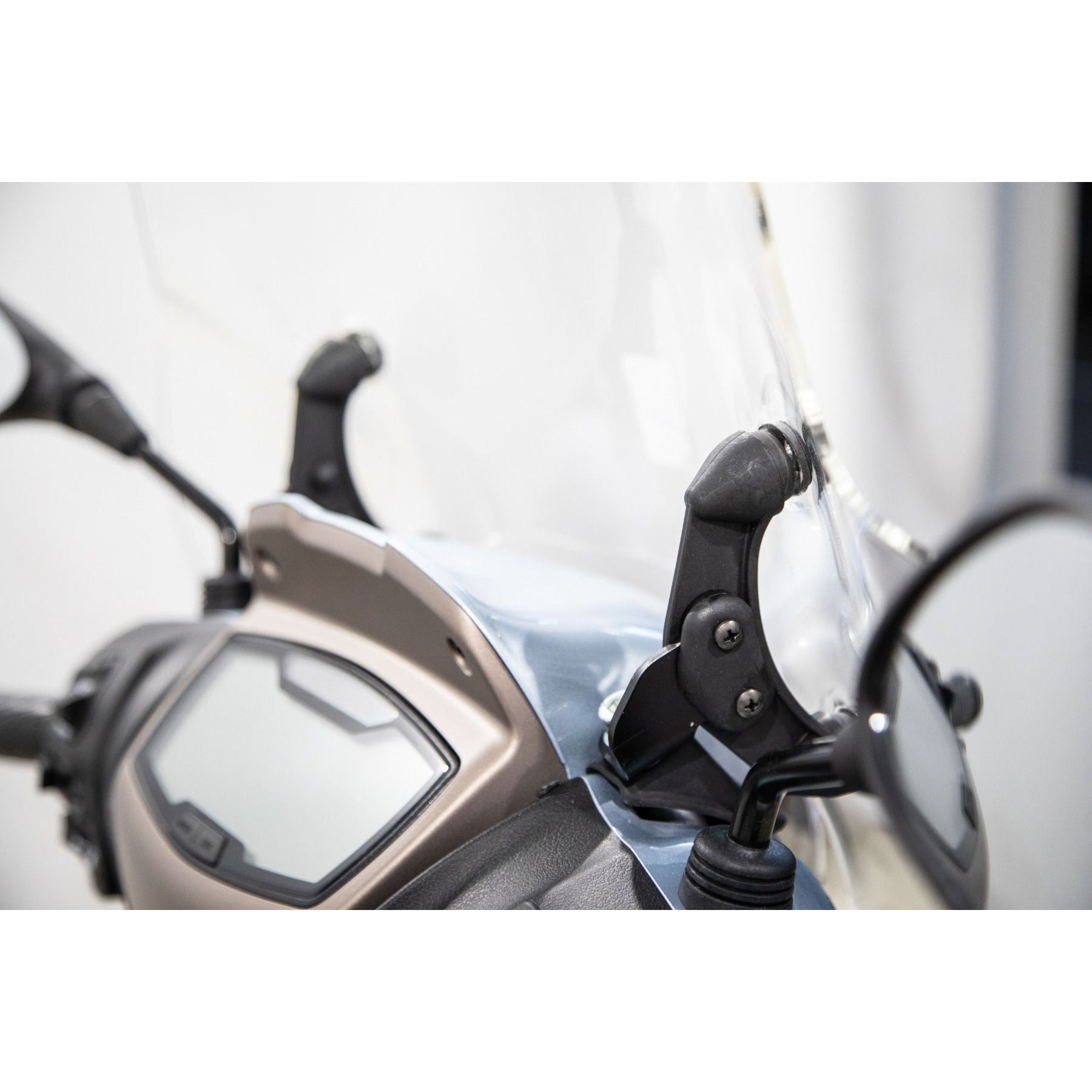 Isotta Classic Screen | Clear | Piaggio Medley 2020> -   Pyramid Motorcycle Accessories